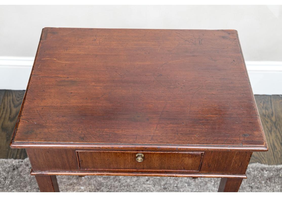 Elegant 19th Century Mahogany Side Table For Sale 2