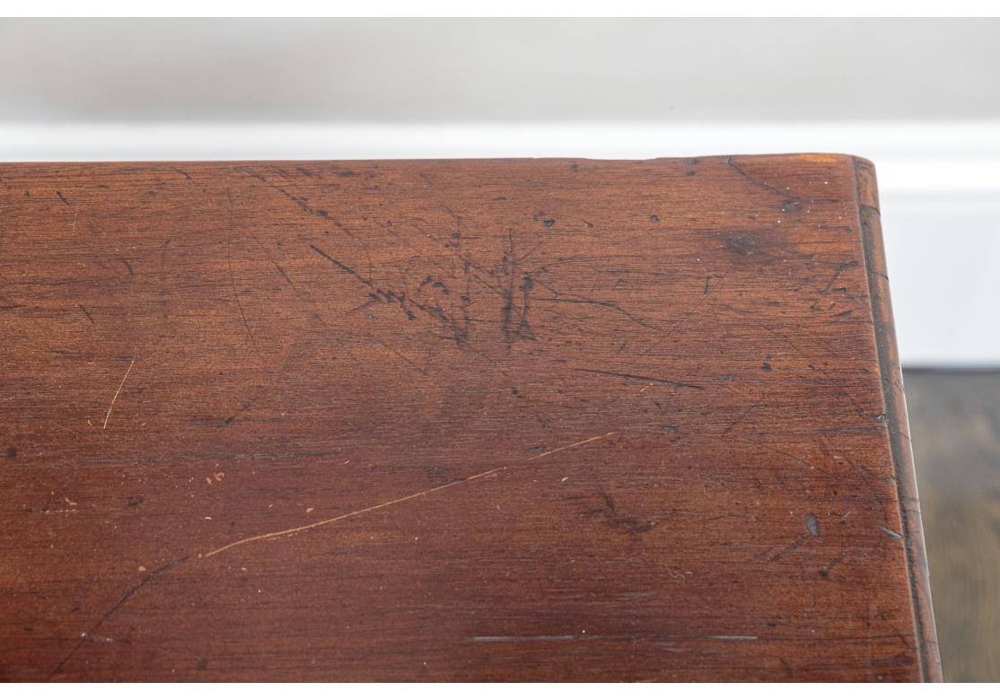 Elegant 19th Century Mahogany Side Table For Sale 5
