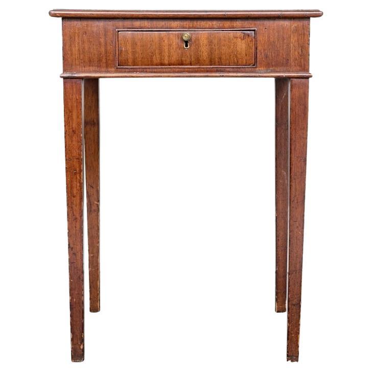 Elegant 19th Century Mahogany Side Table For Sale