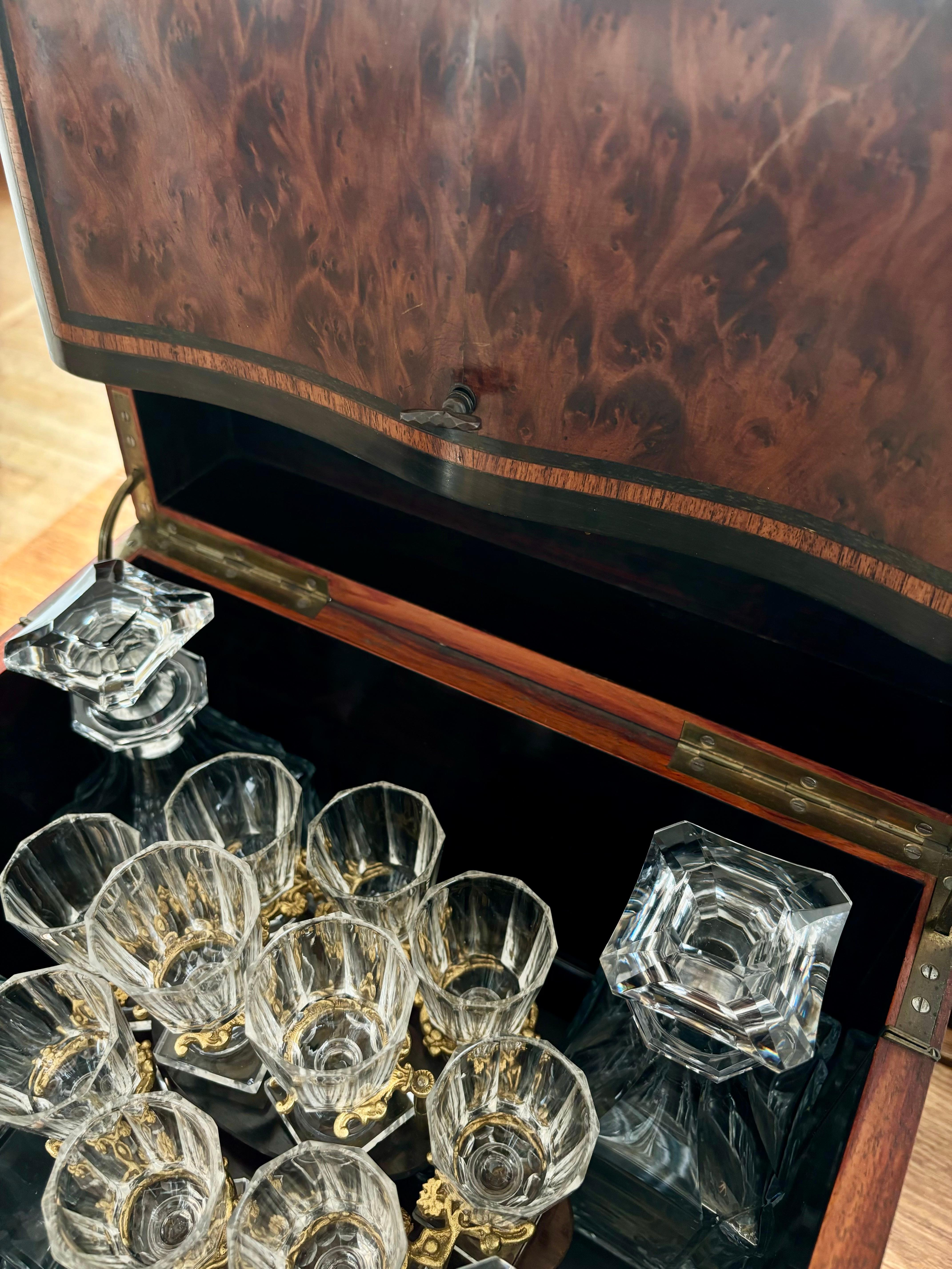 Elegante Cueva de Cristal para Licores del Siglo XIX , Napoleón III. siglo XIX en venta