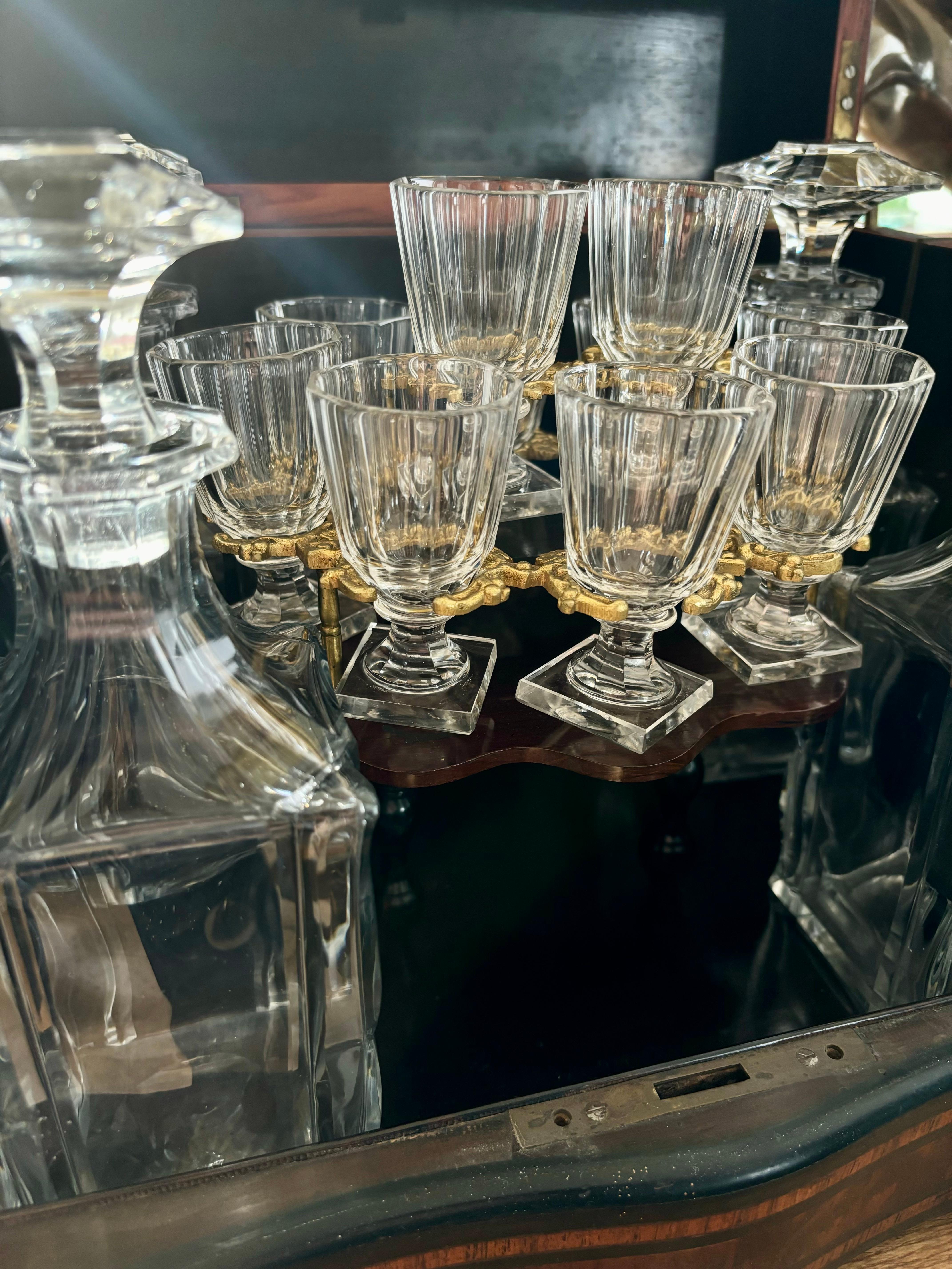 Elegante Cueva de Cristal para Licores del Siglo XIX , Napoleón III. en venta 1