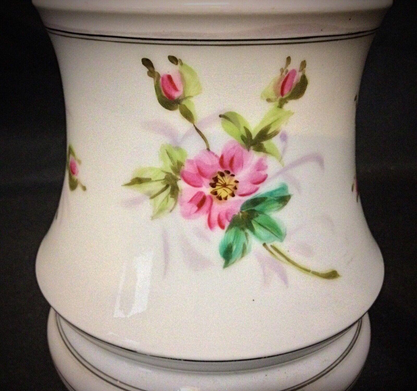 Elegante Lámpara de Aceite del Siglo XIX - Diseño Floral y de Pareja - Loza - 2Y45 Franc�és