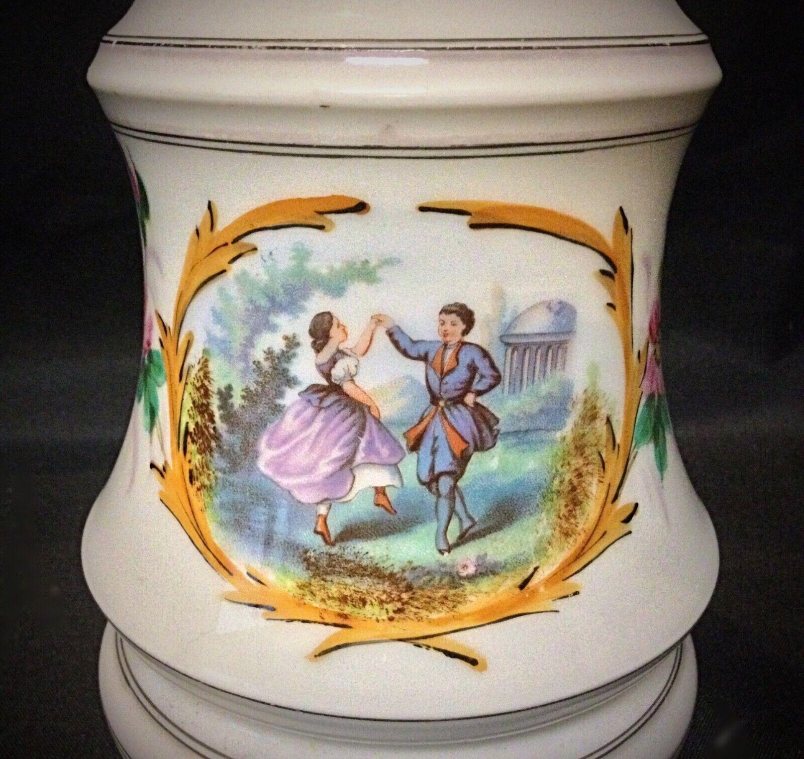 Elegante Lámpara de Aceite del Siglo XIX - Diseño Floral y de Pareja - Loza - 2Y45 en Bueno Estado en Bordeaux, FR