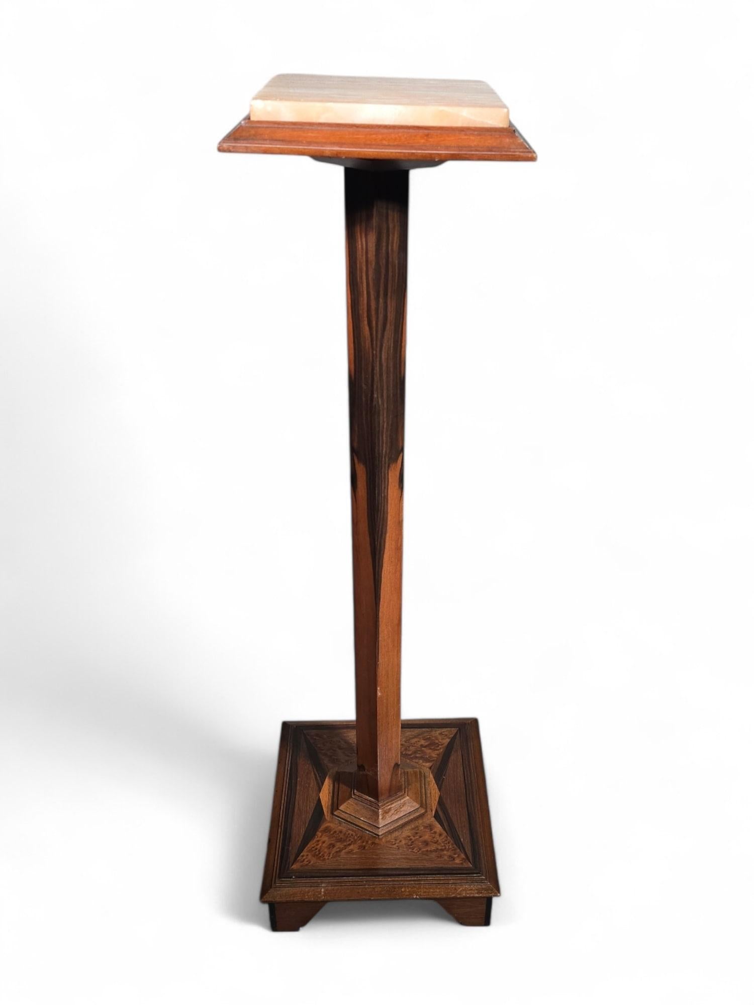 Elegant 19th-Century Pedestal in Exotic Wood and Onyx For Sale 8