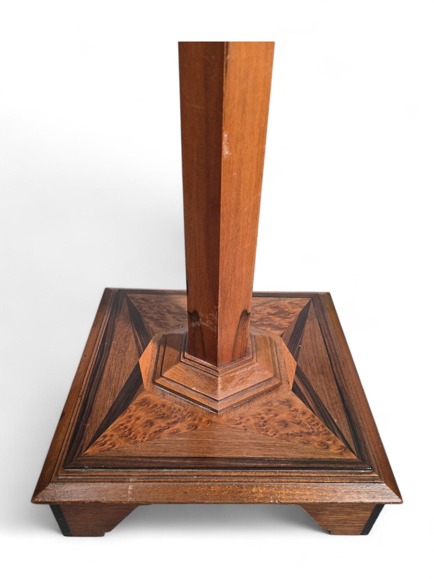 Elegant 19th-Century Pedestal in Exotic Wood and Onyx For Sale 3