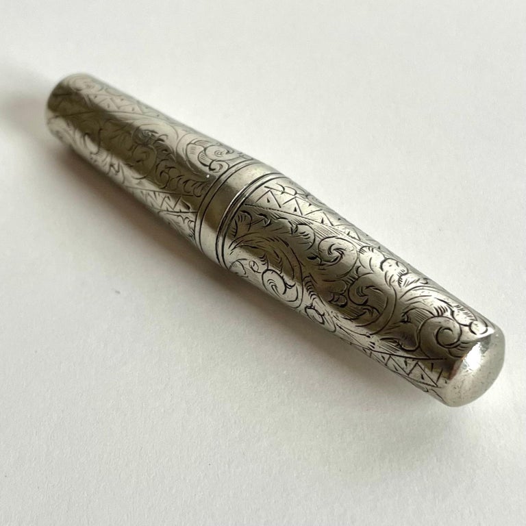 Tire-bouchon De Poche En Métal Argenté Du XXè Siècle – Modèle Ancien à Manchon Coulissant, Long. 11 Cm