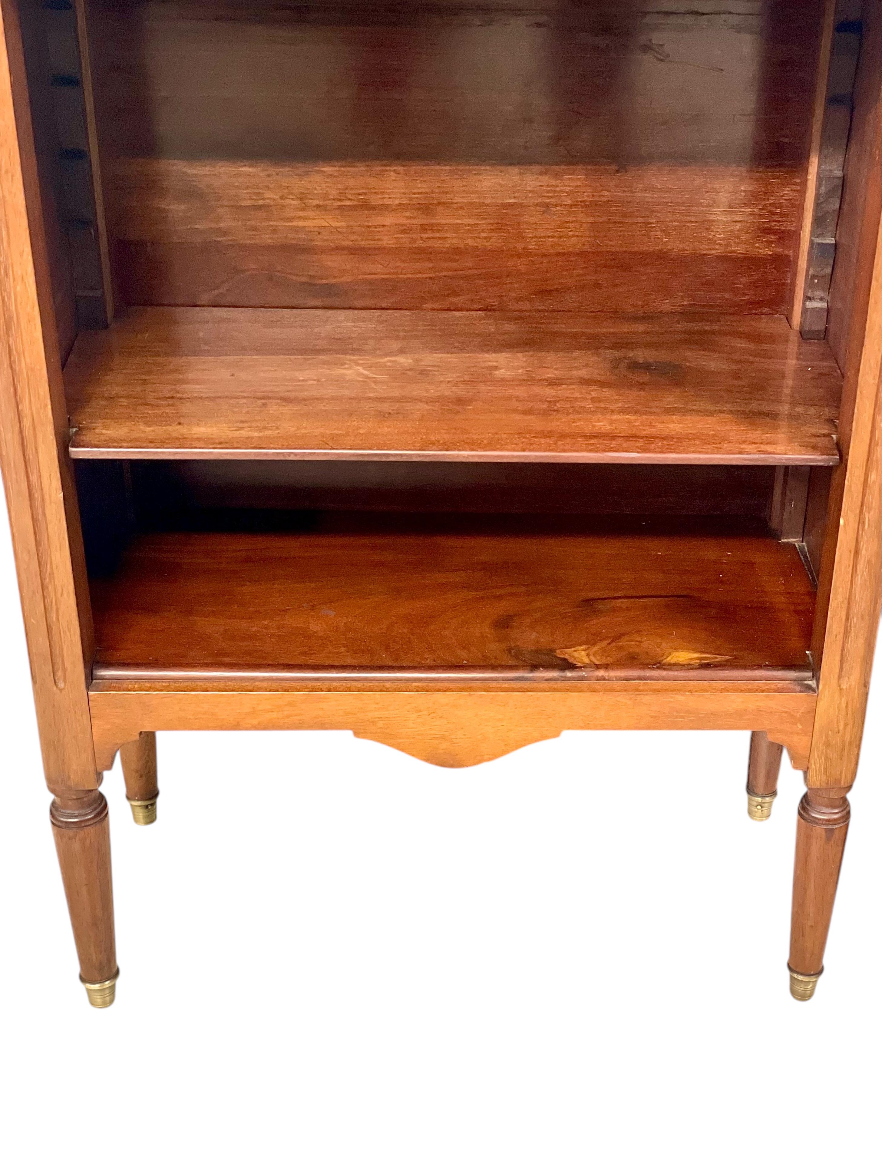 Bibus o libreria in noce del XIX secolo con piano in marmo in vendita 8