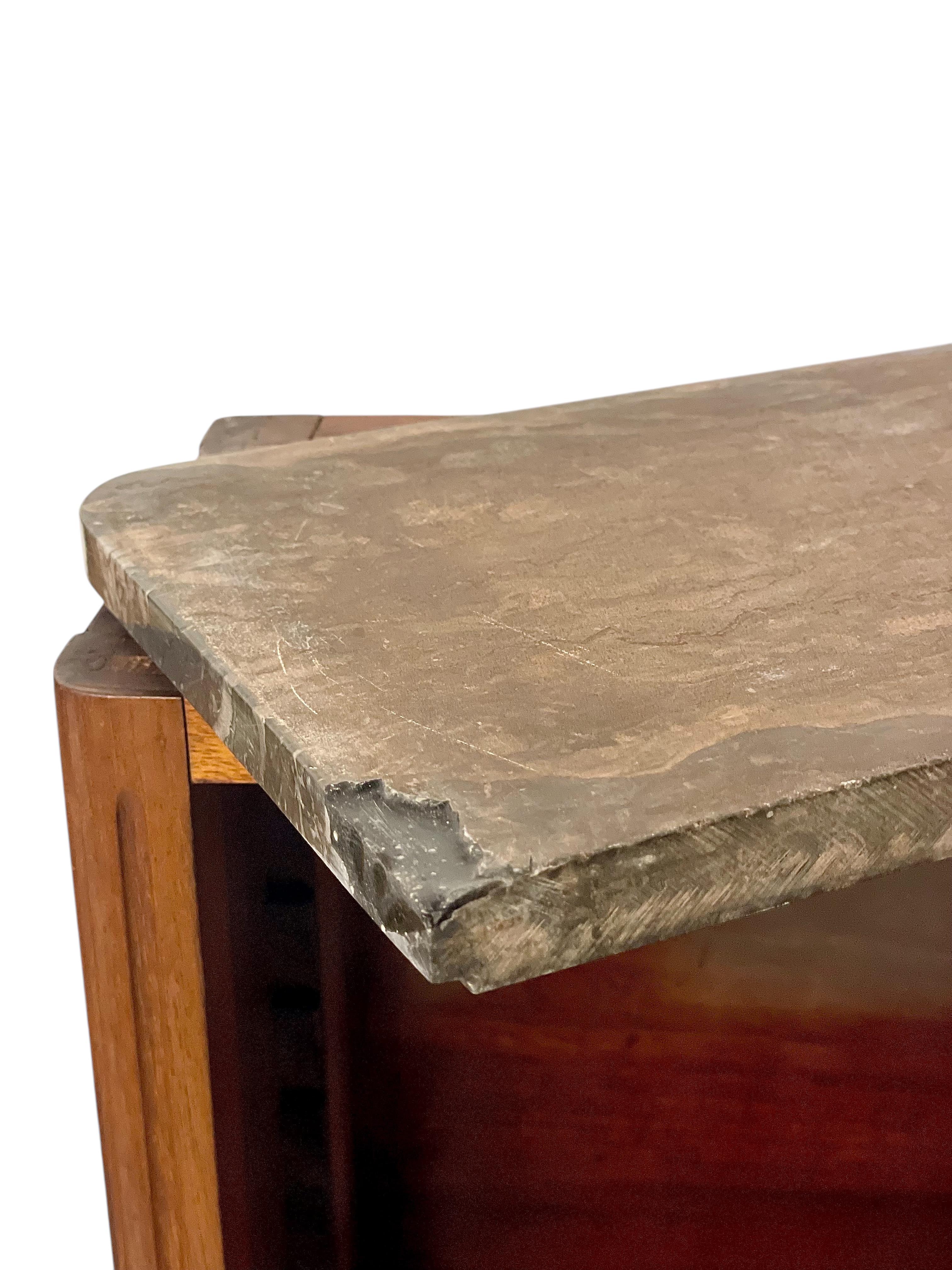 Bibus o libreria in noce del XIX secolo con piano in marmo in vendita 9