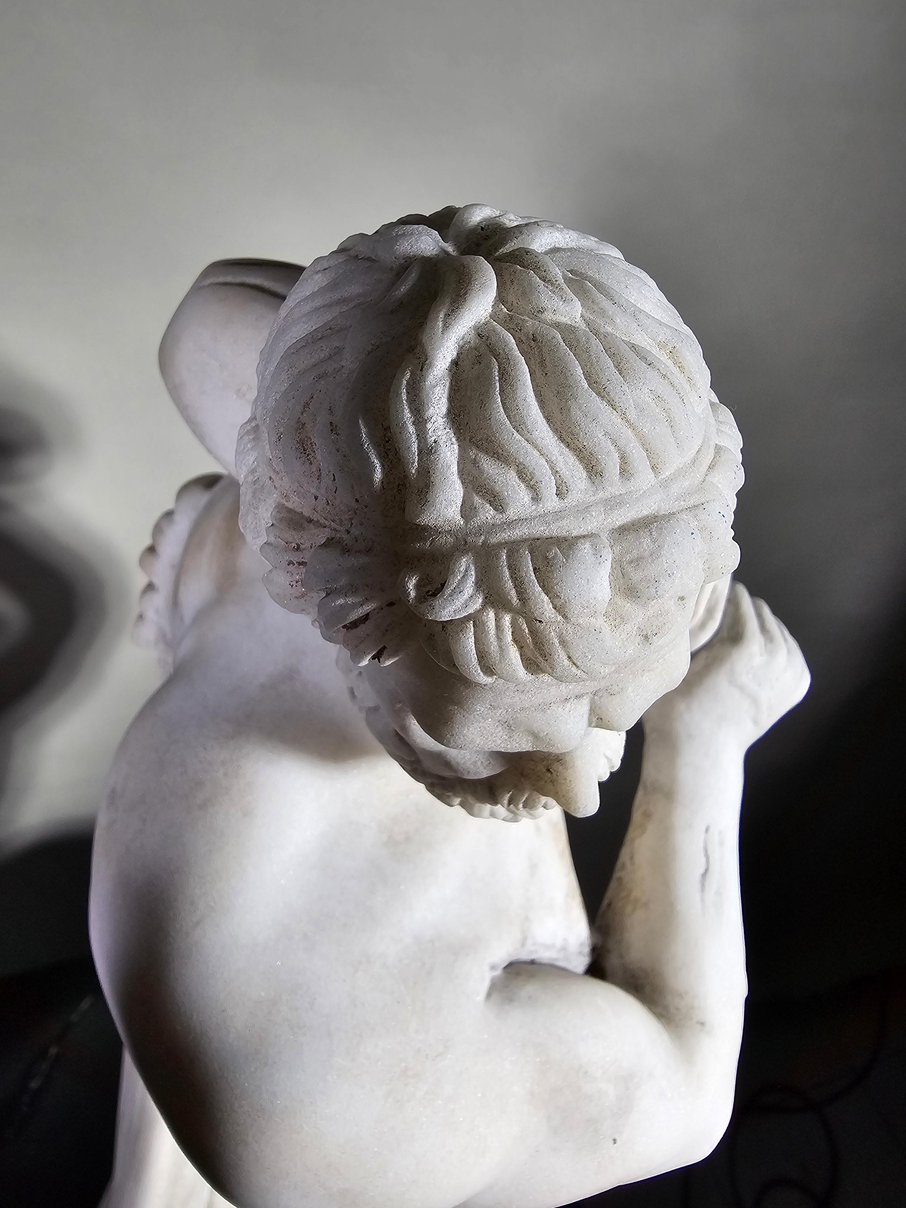 Élégante sculpture d'Hercule en marbre blanc de Carrare du 19ème siècle en vente 7