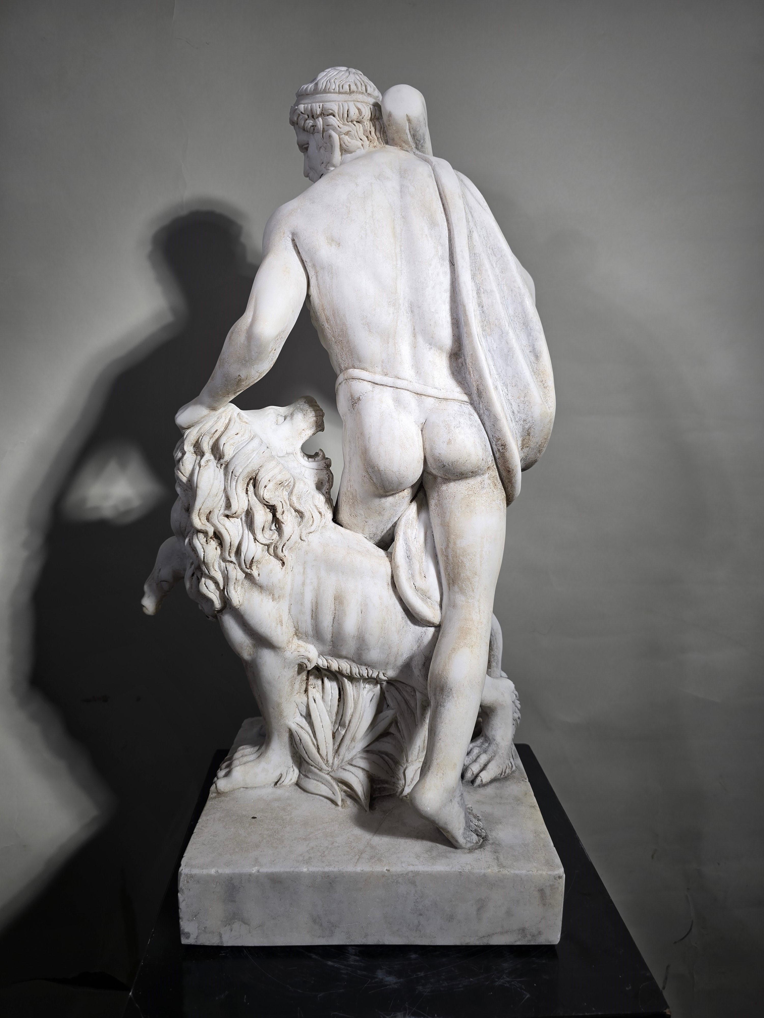 Elegant 19th Century White Carrara Marble Sculpture Depicting Hercules For Sale 9
