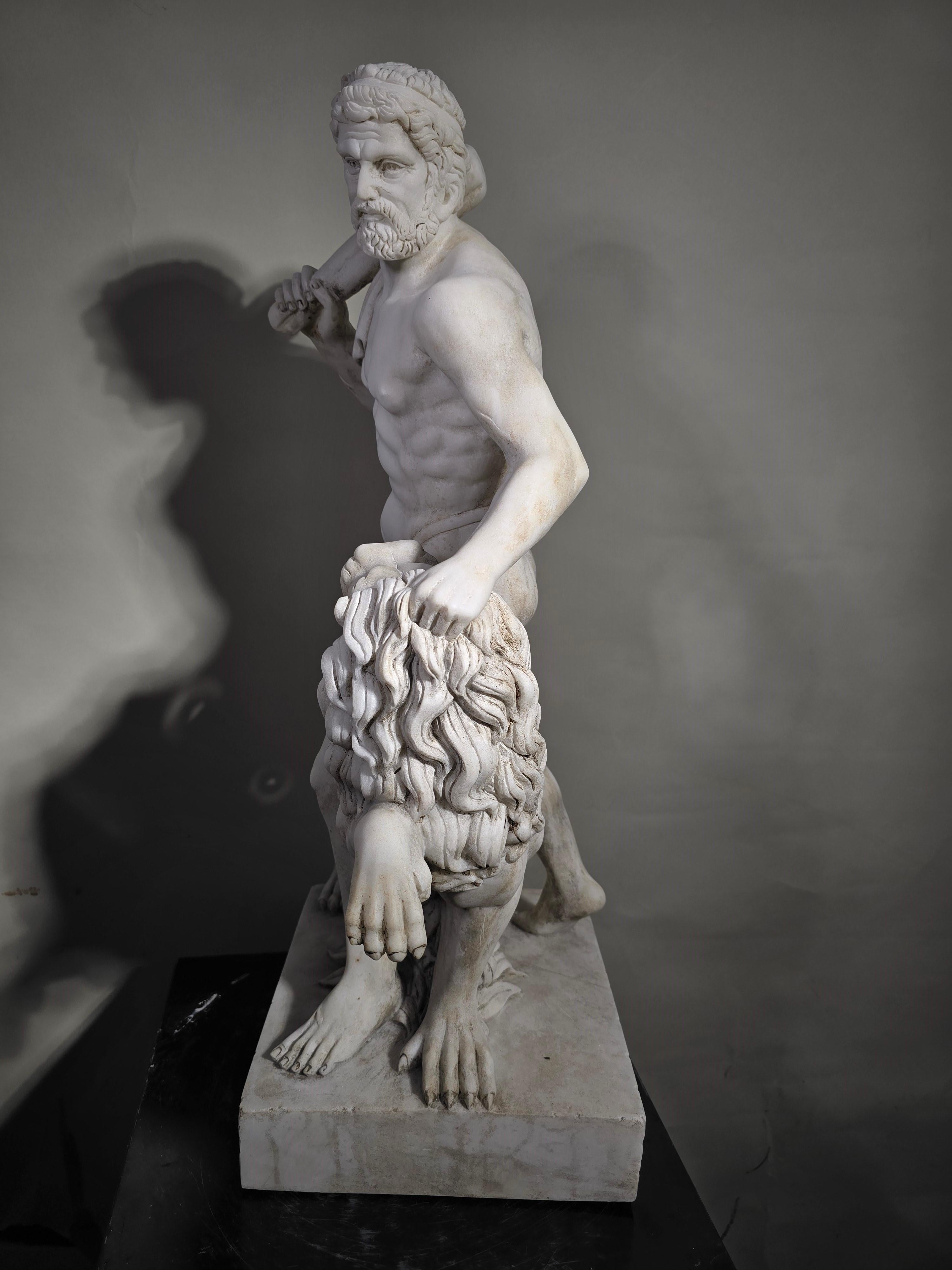 Elegant 19th Century White Carrara Marble Sculpture Depicting Hercules For Sale 10