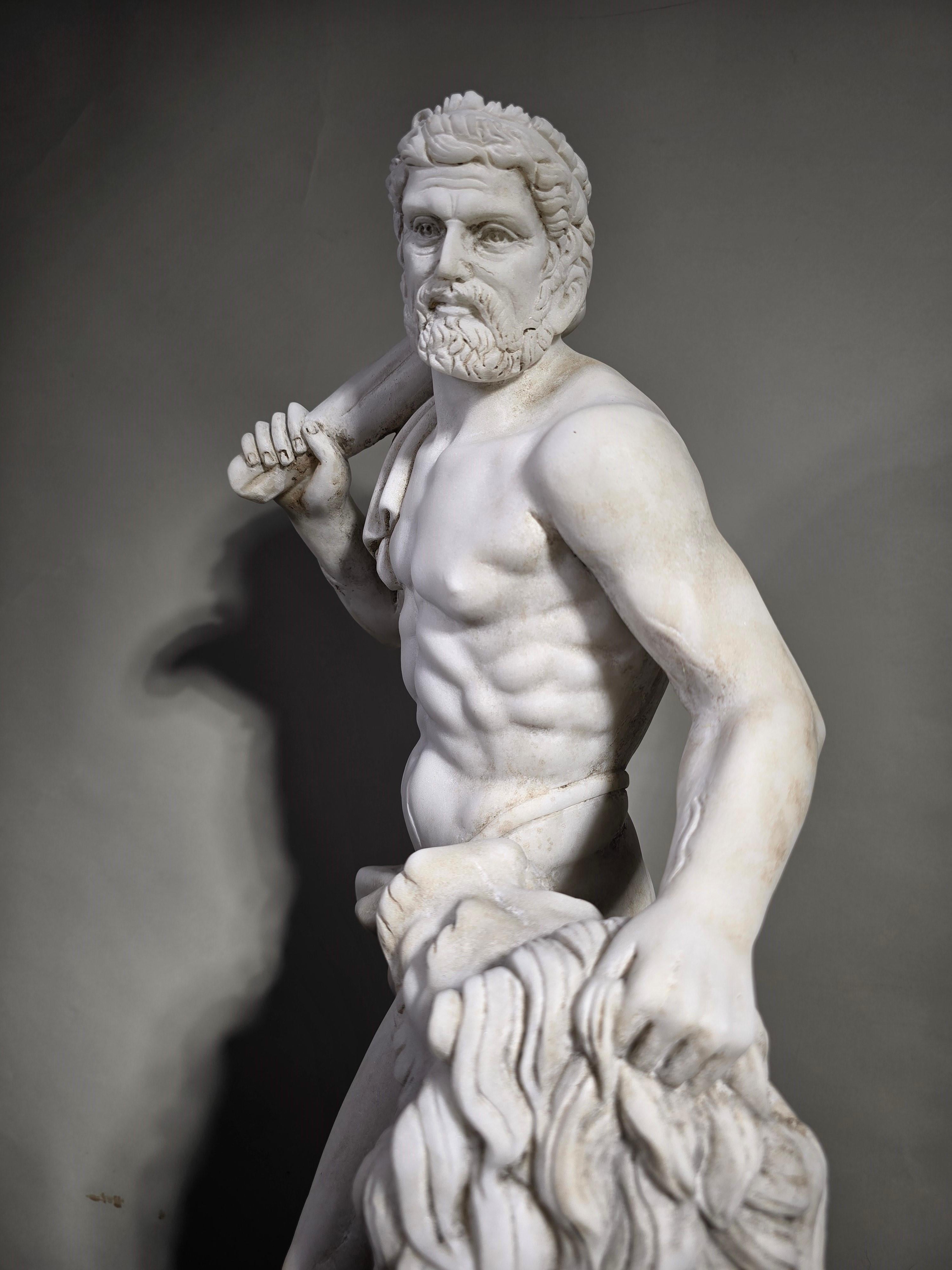 Elegant 19th Century White Carrara Marble Sculpture Depicting Hercules For Sale 12
