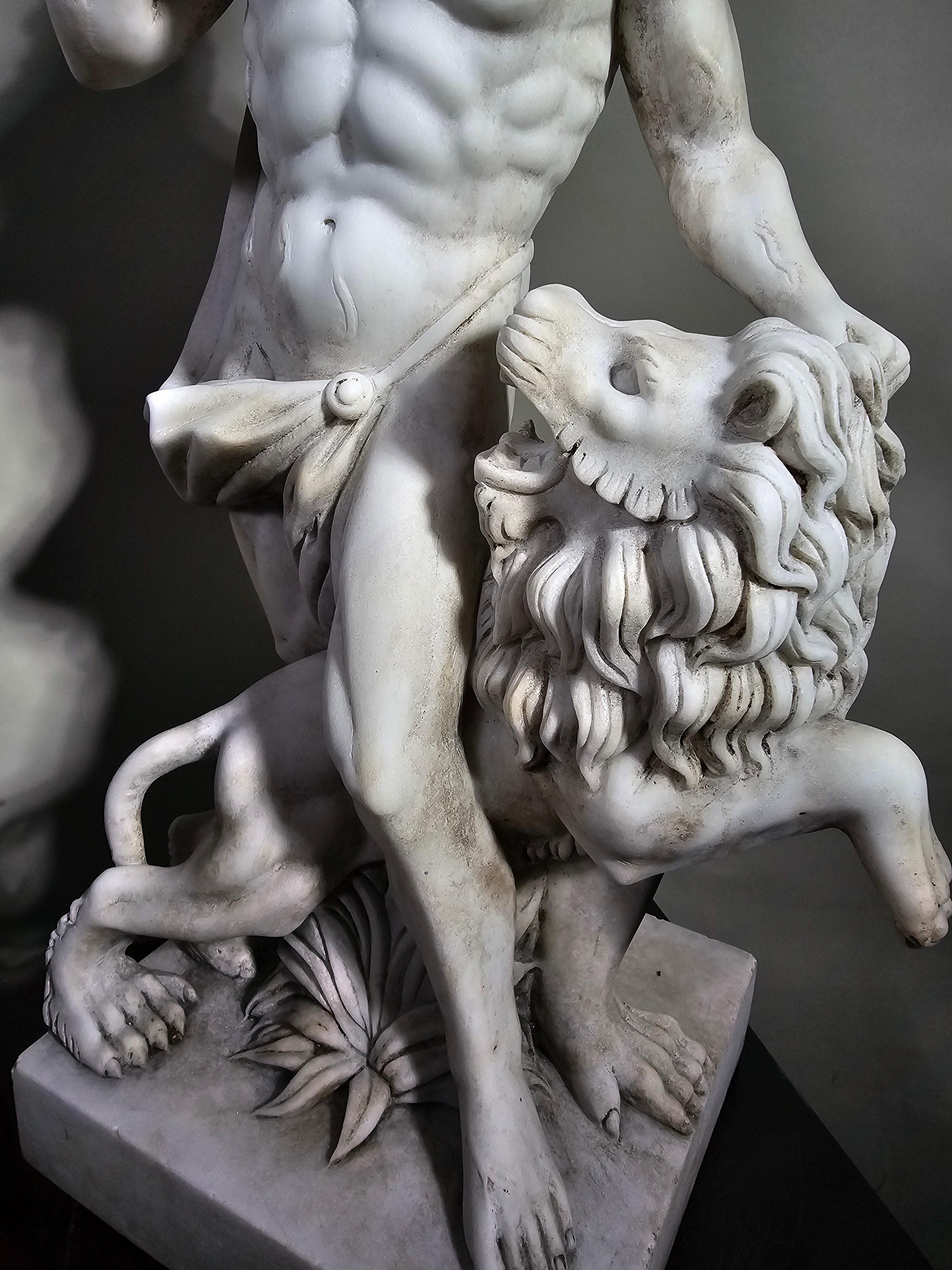 Elegant 19th Century White Carrara Marble Sculpture Depicting Hercules For Sale 14