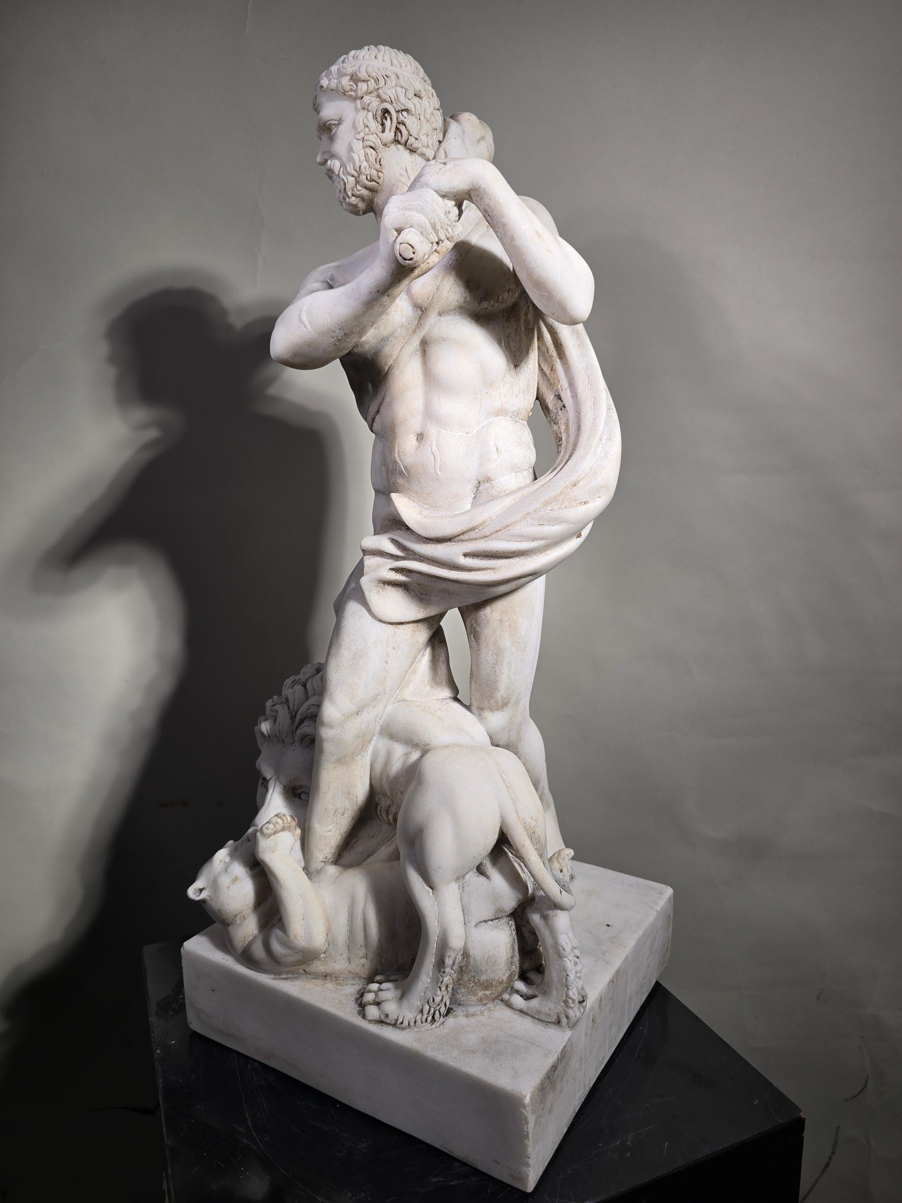 Elegant 19th Century White Carrara Marble Sculpture Depicting Hercules For Sale 15