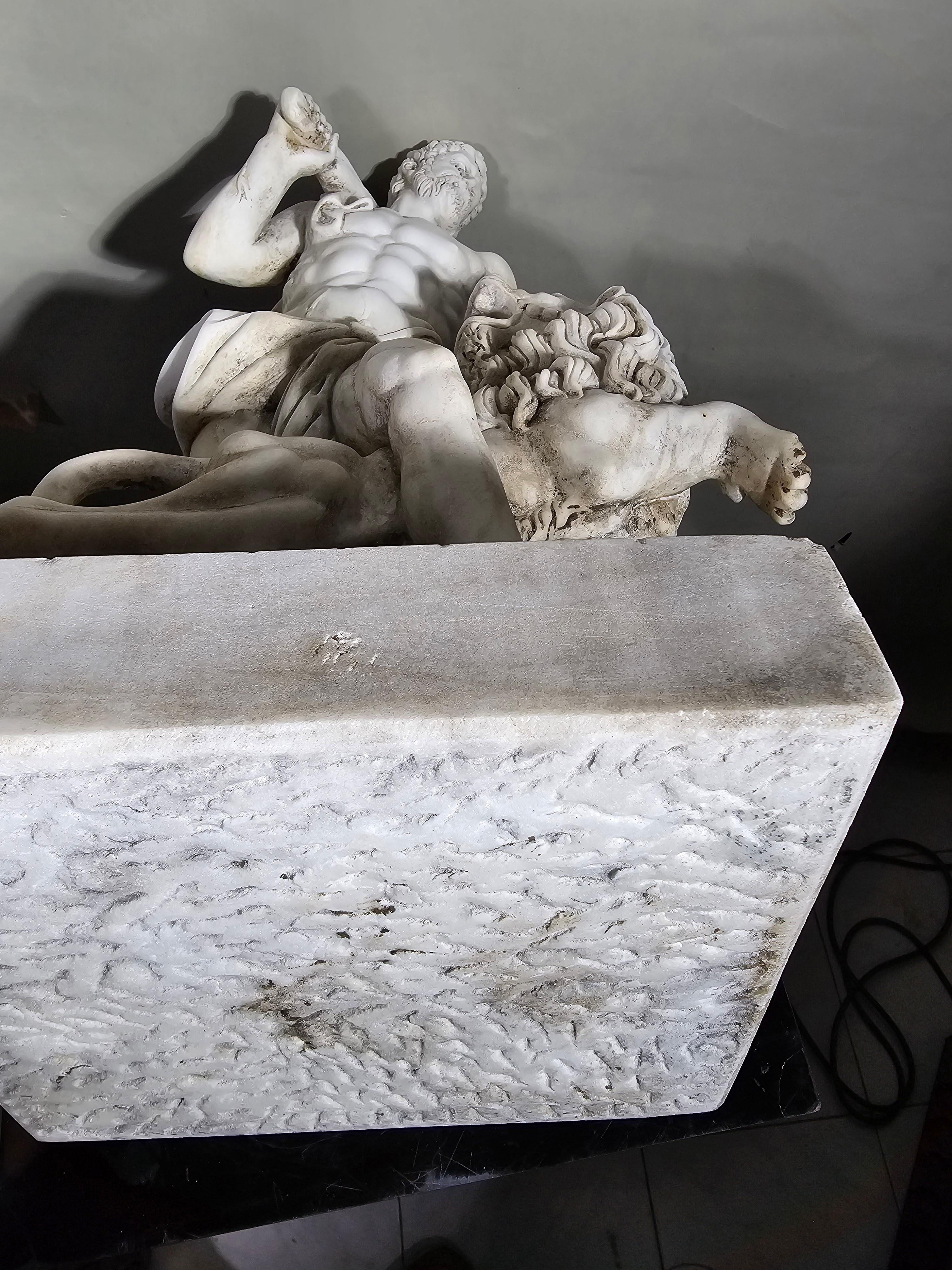Elegant 19th Century White Carrara Marble Sculpture Depicting Hercules For Sale 16