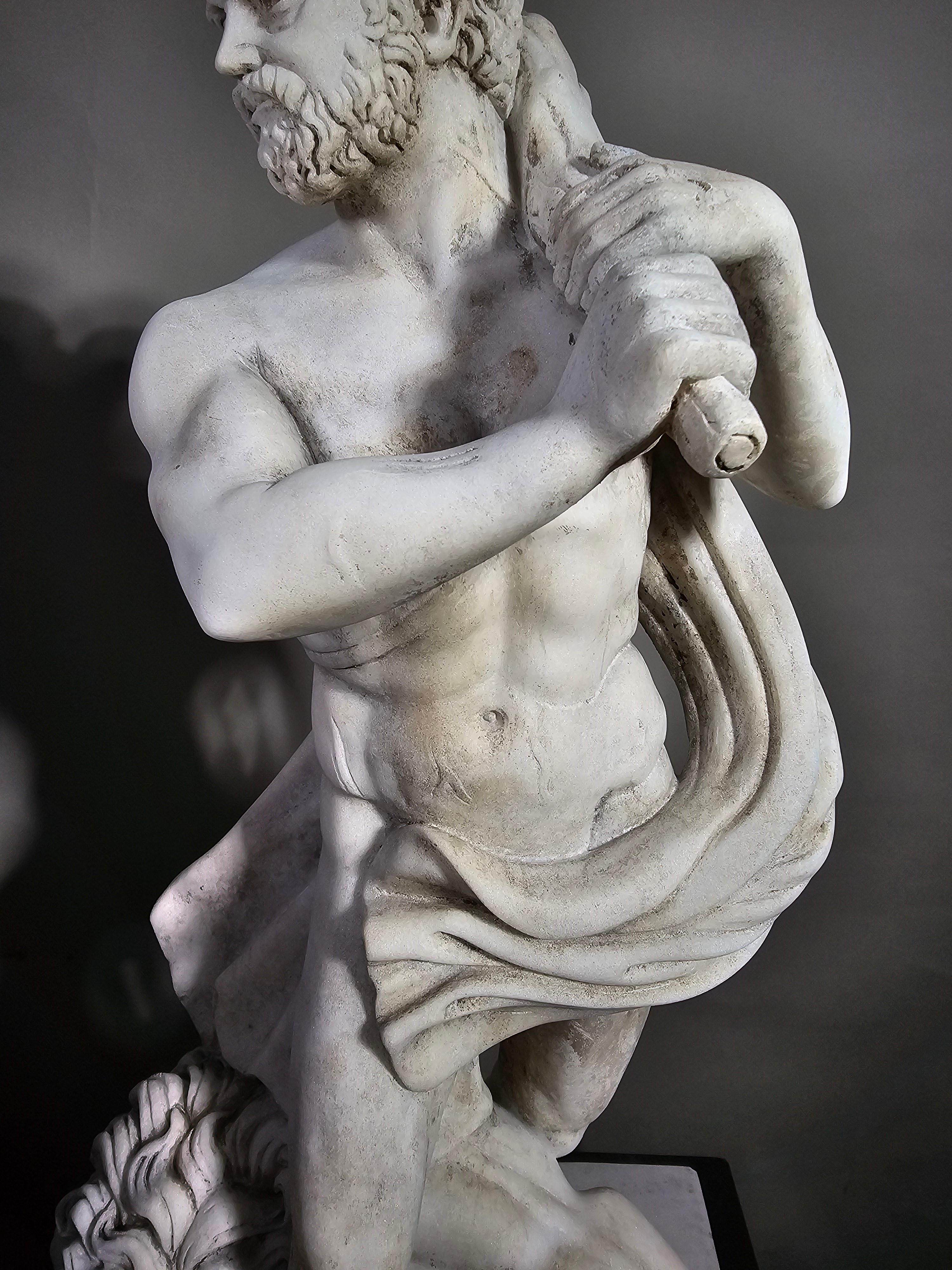 Elegant 19th Century White Carrara Marble Sculpture Depicting Hercules For Sale 1