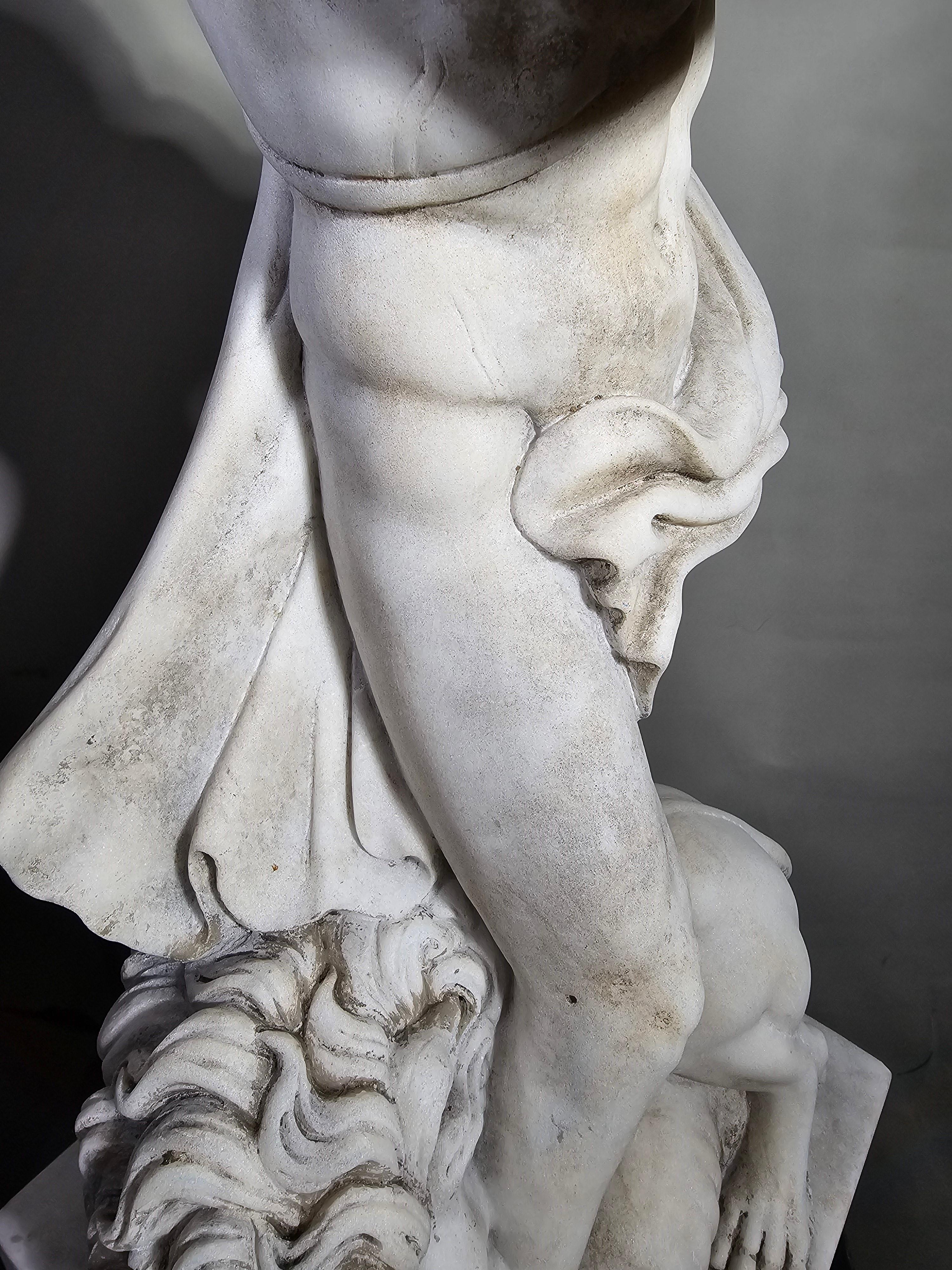 Elegant 19th Century White Carrara Marble Sculpture Depicting Hercules For Sale 5