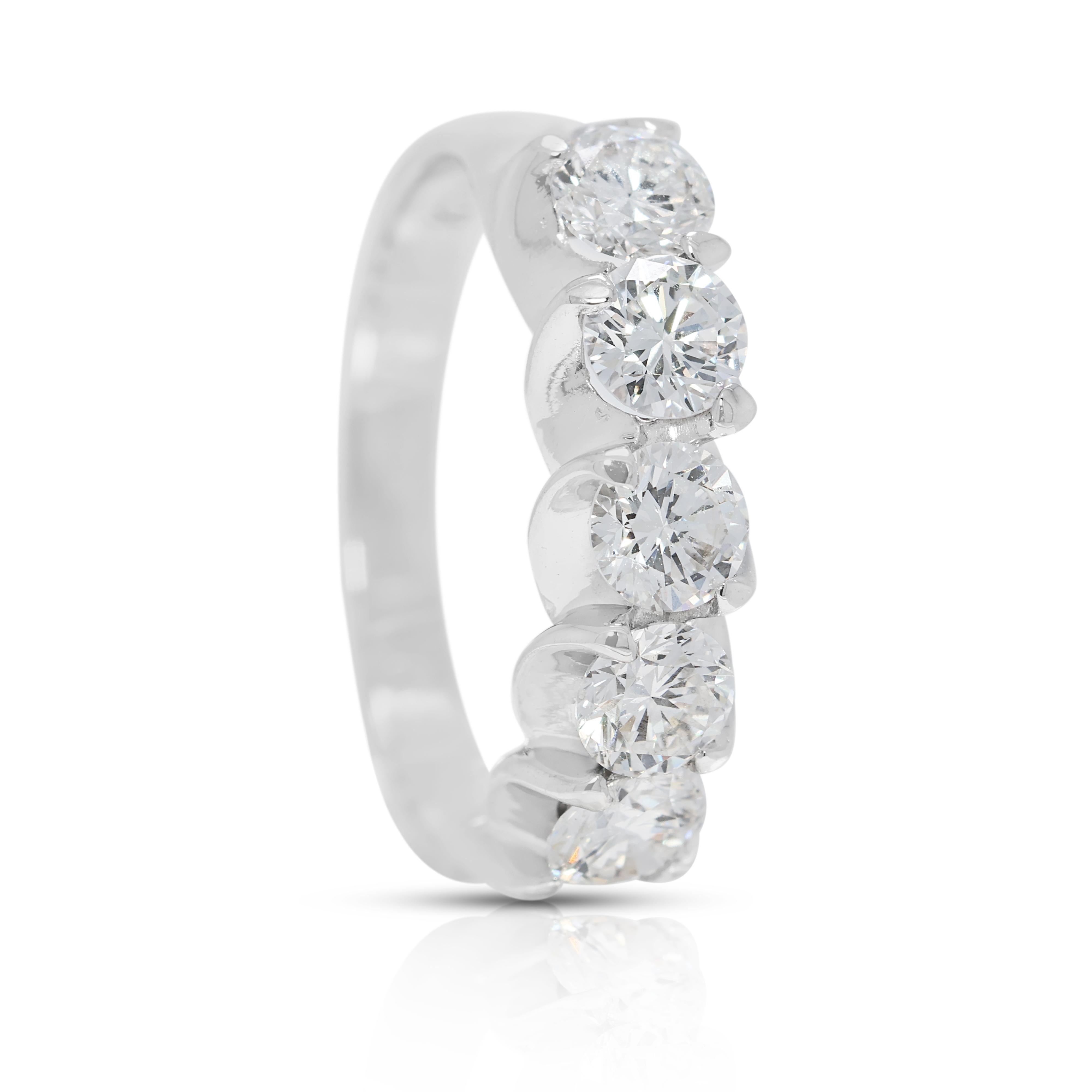 Eleganter 1ct 5-stones Natural Diamond Ring in 18K Weißgold im Angebot 1