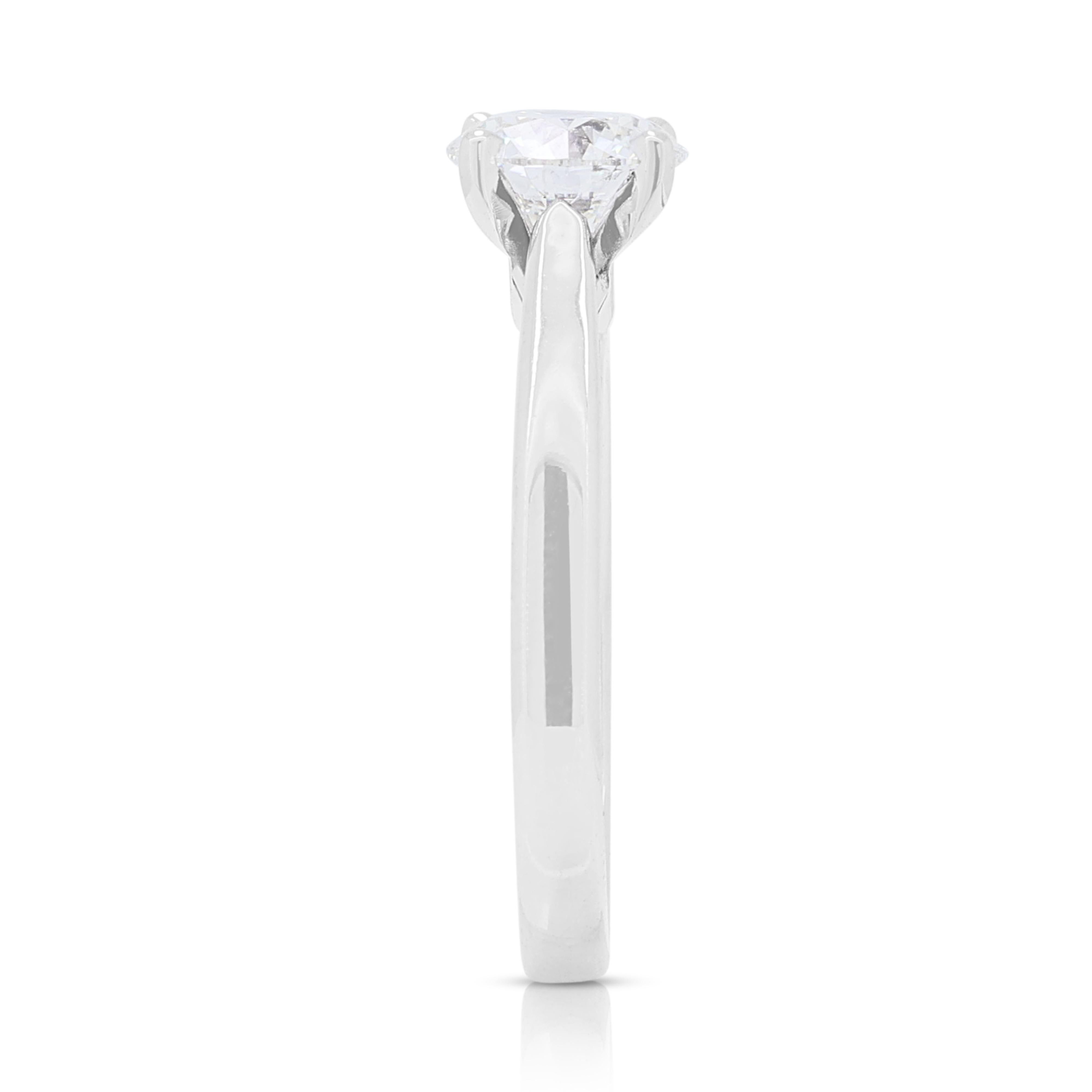 Elegante Anillo Solitario de Diamante Natural de 1 ct en Oro Blanco de 14K en Excelente Estado en רמת גן, IL