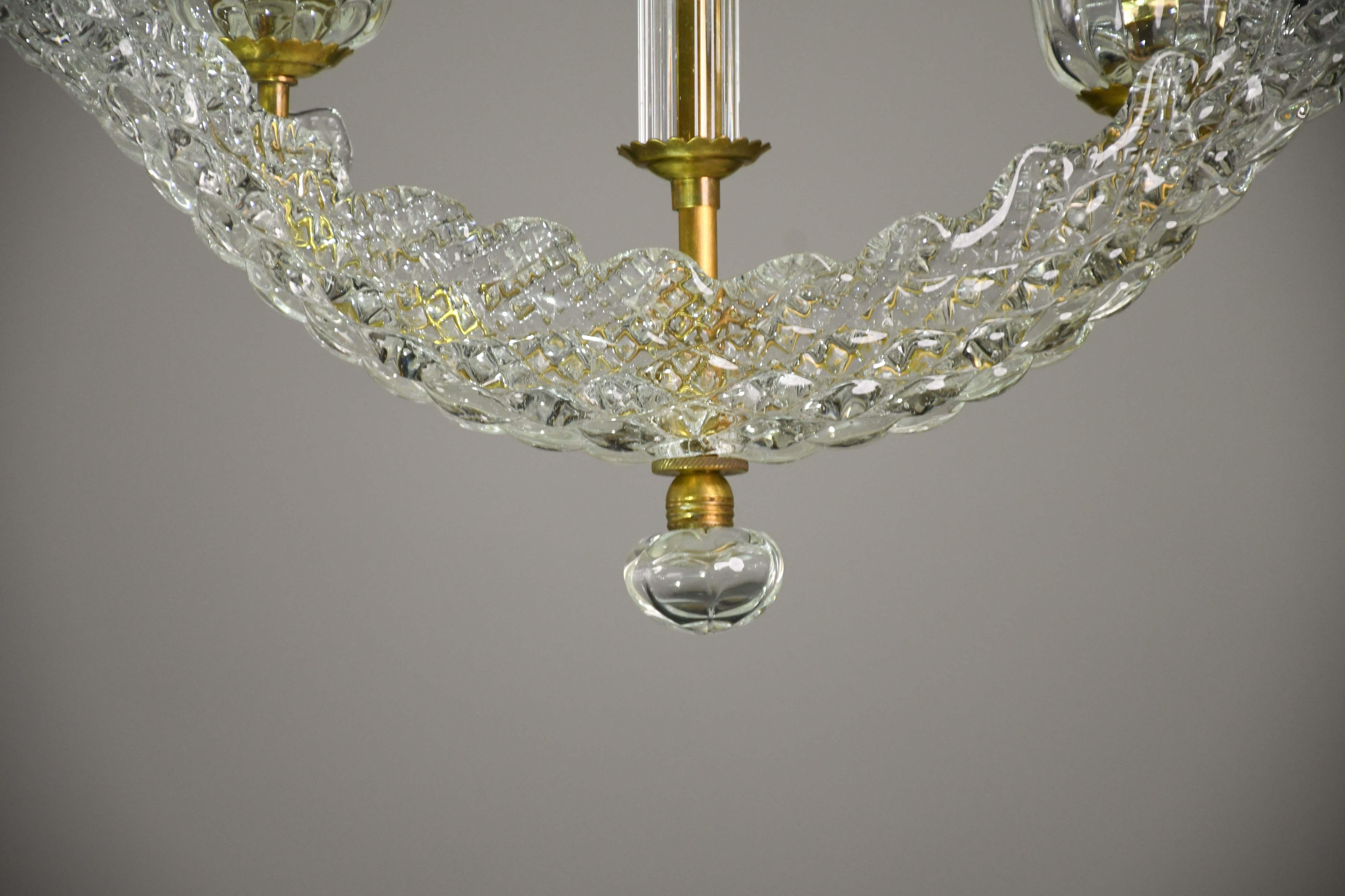 Eleganter 2 Tassen Barovier Art Deco Kronleuchter, Murano Glas, Messing Struktur 1940s im Angebot 4