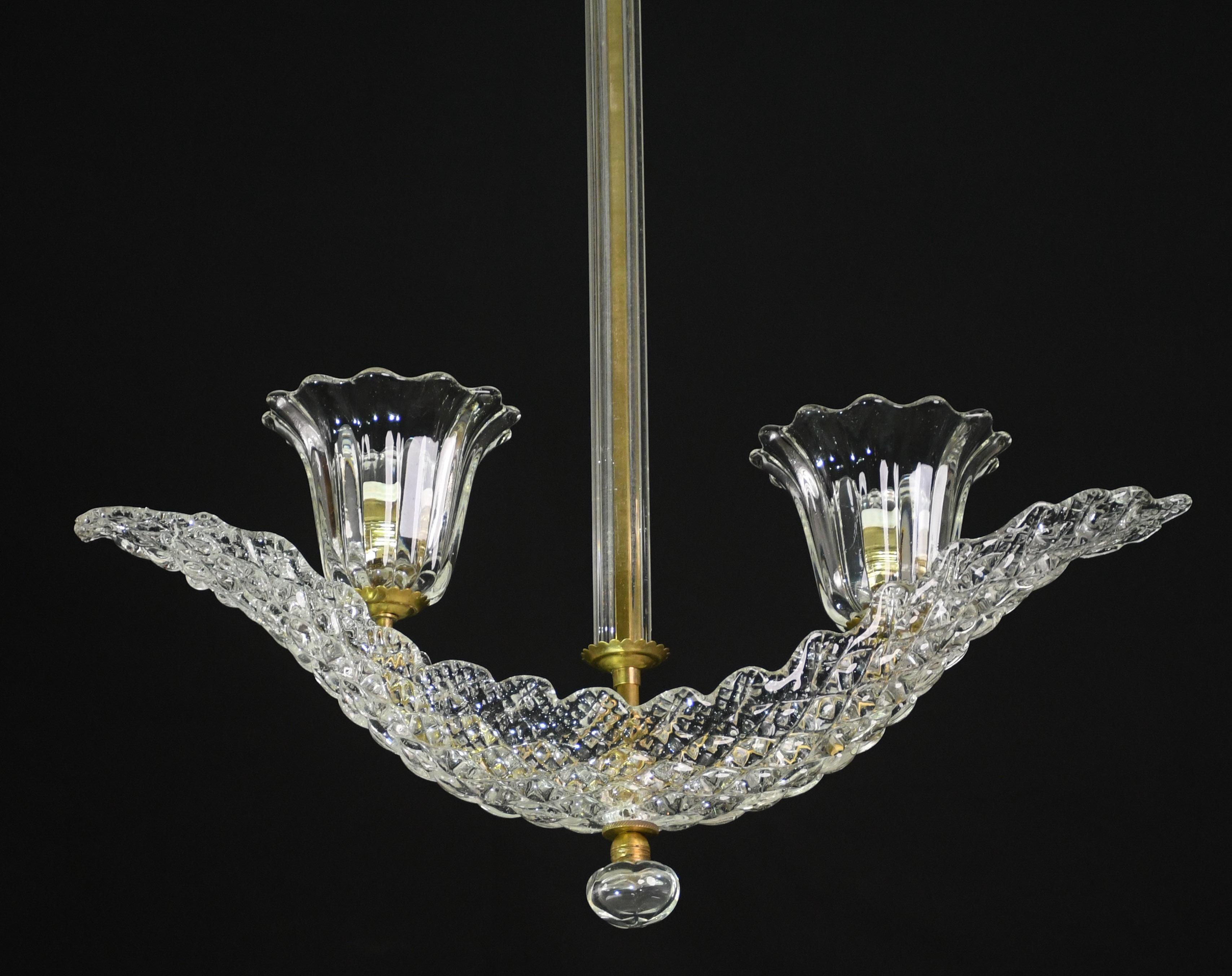 Eleganter 2 Tassen Barovier Art Deco Kronleuchter, Murano Glas, Messing Struktur 1940s im Angebot 1