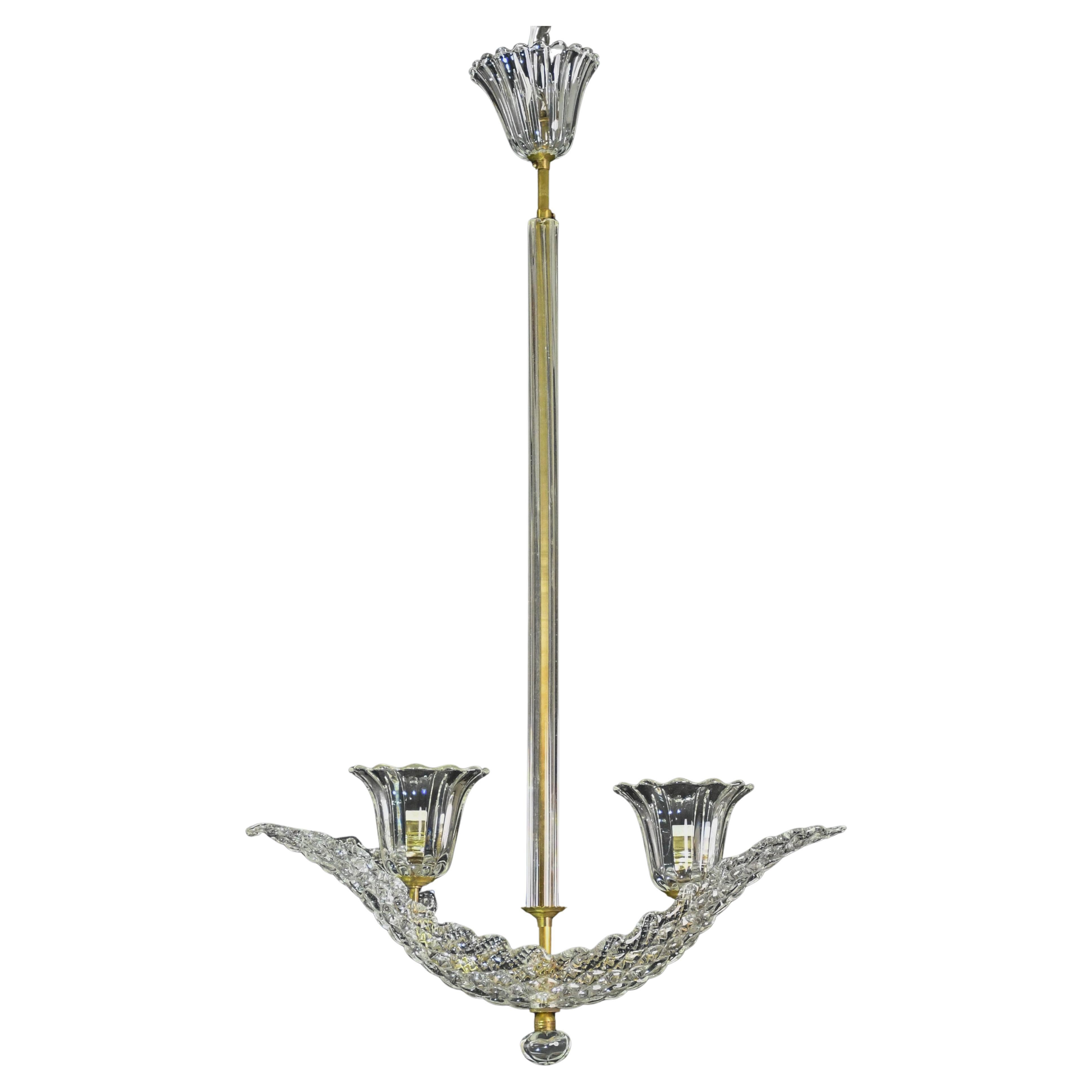 Eleganter 2 Tassen Barovier Art Deco Kronleuchter, Murano Glas, Messing Struktur 1940s im Angebot