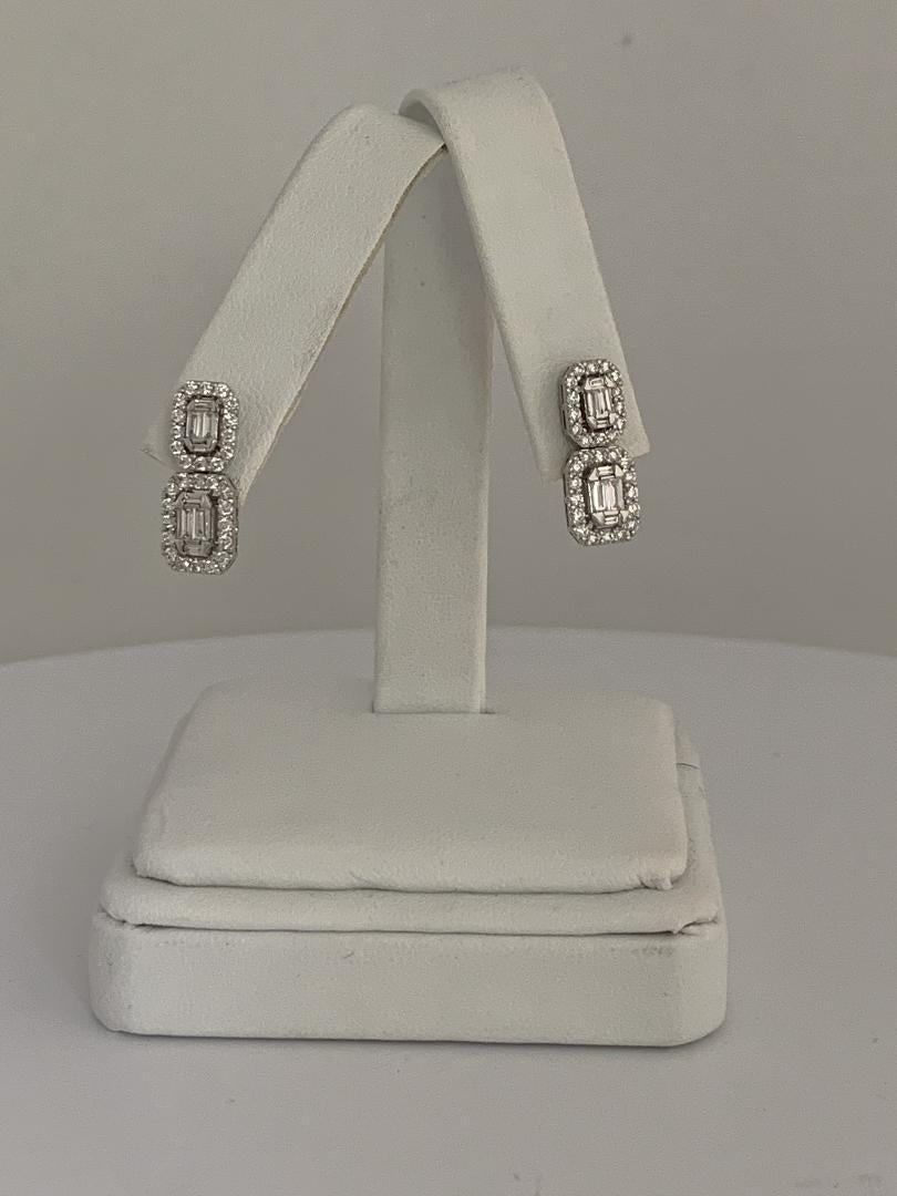 Elegant 2.00 Carat Art Deco Style Tiered Diamond Earrings in 18 Karat White Gold In Excellent Condition In Tustin, CA