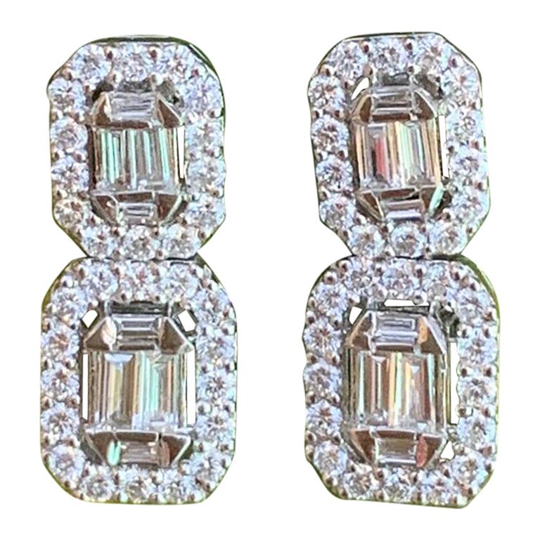 Elegant 2.00 Carat Art Deco Style Tiered Diamond Earrings in 18 Karat White Gold