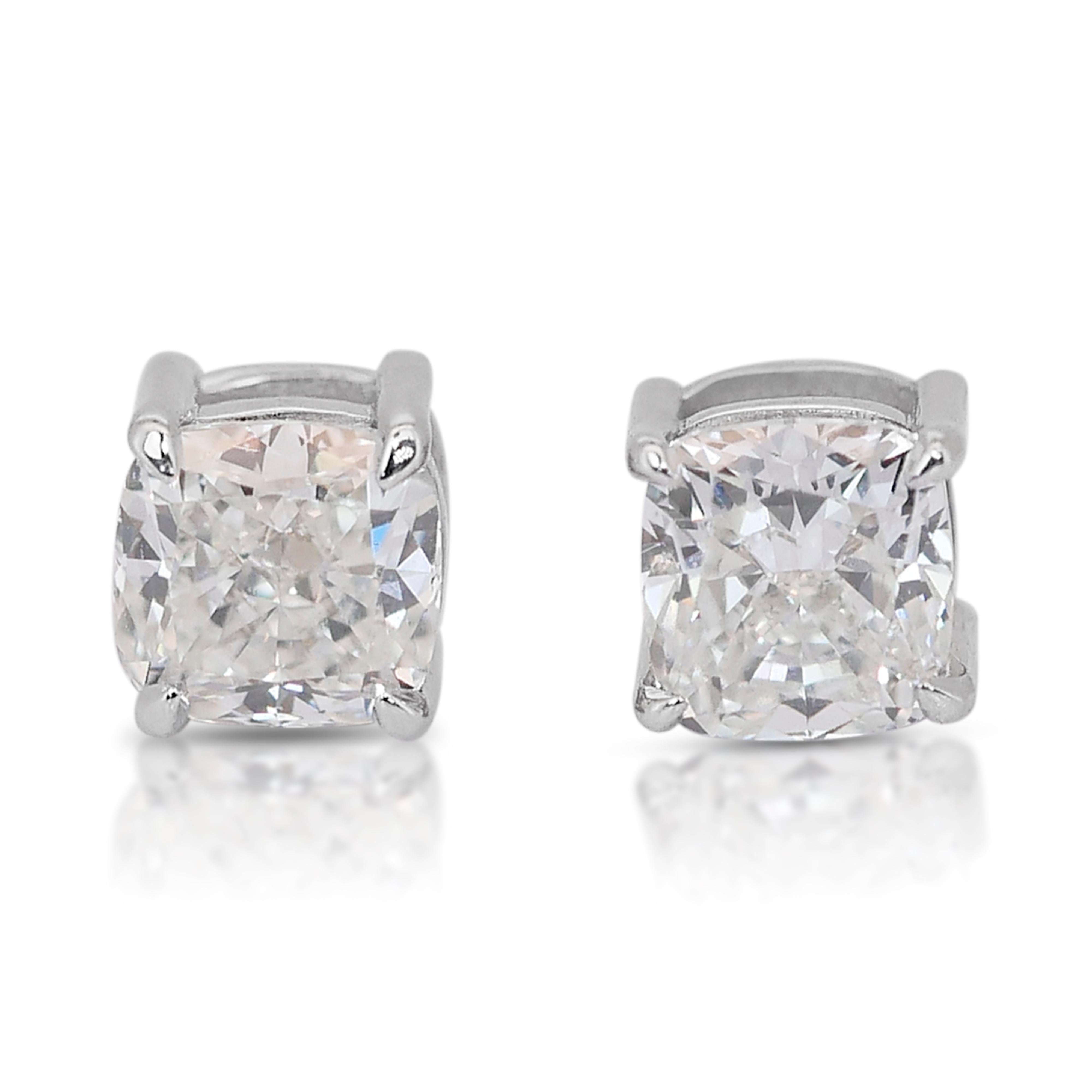 Elegant 2.00ct Diamonds Stud Earrings in 18k White Gold - GIA Certified In New Condition In רמת גן, IL