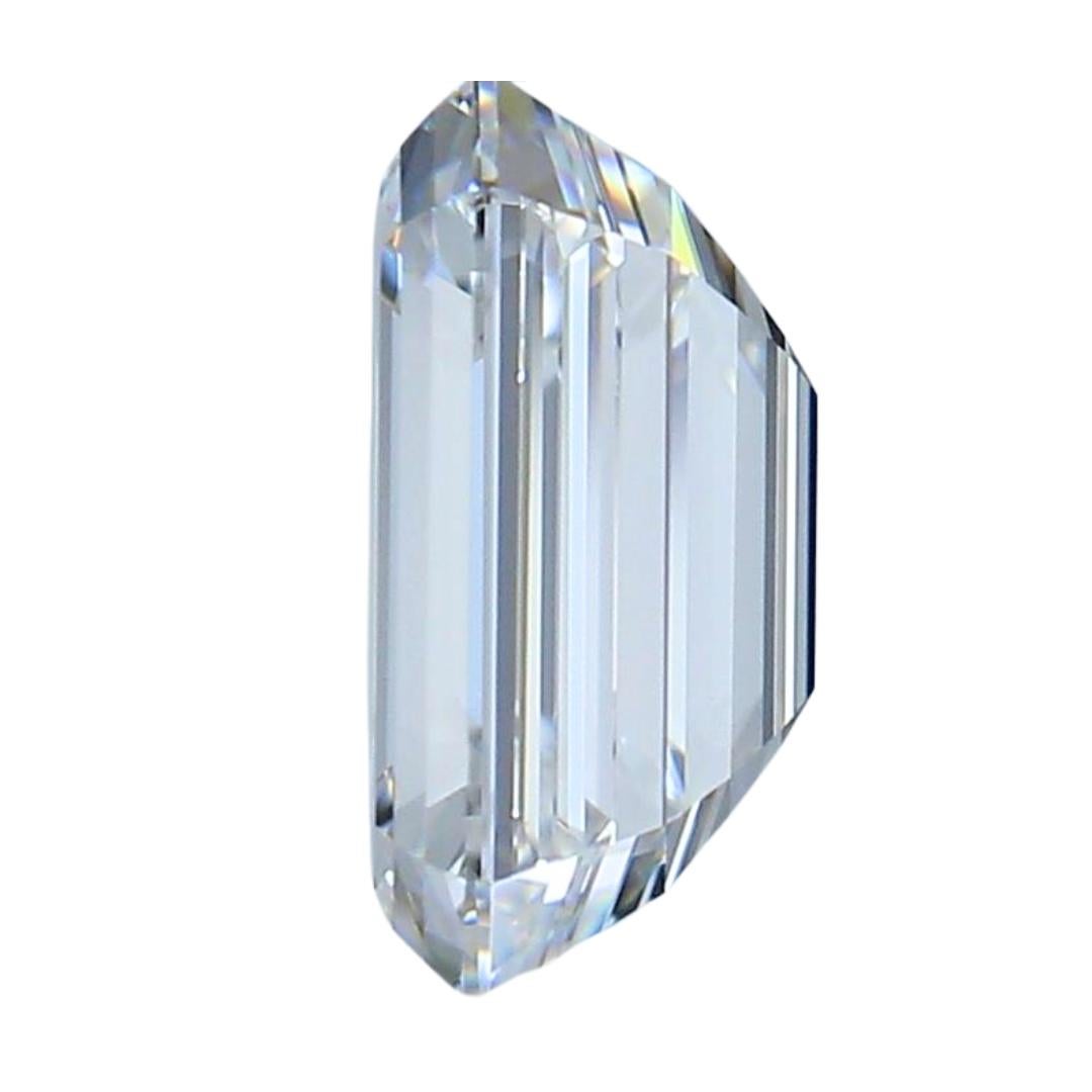 Elegant 2.01ct Ideal Cut Emerald Cut Diamond - GIA Certified In New Condition For Sale In רמת גן, IL