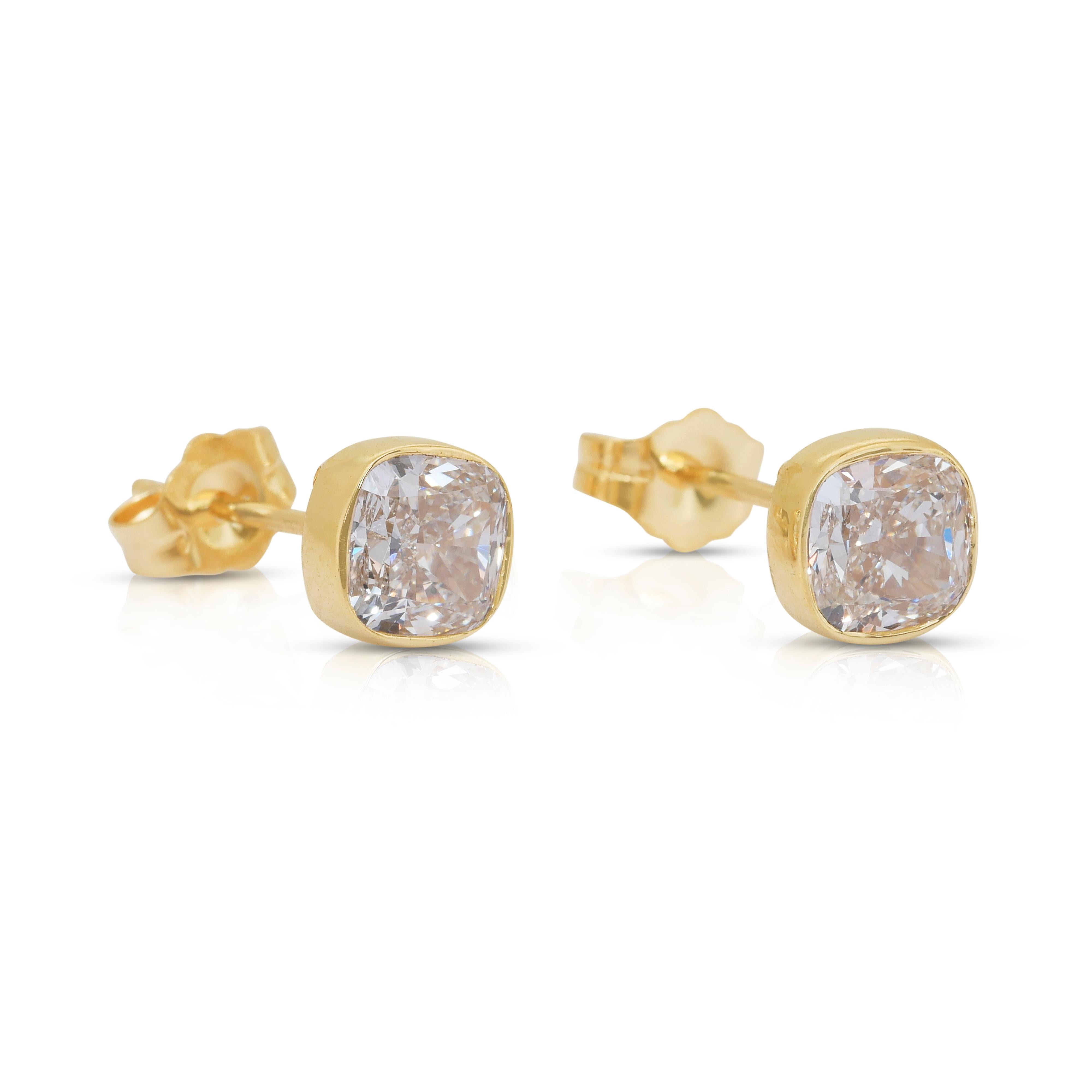 Cushion Cut Elegant 2.05ct Diamonds Stud Earrings in 18k Yellow Gold - IGI Certified For Sale