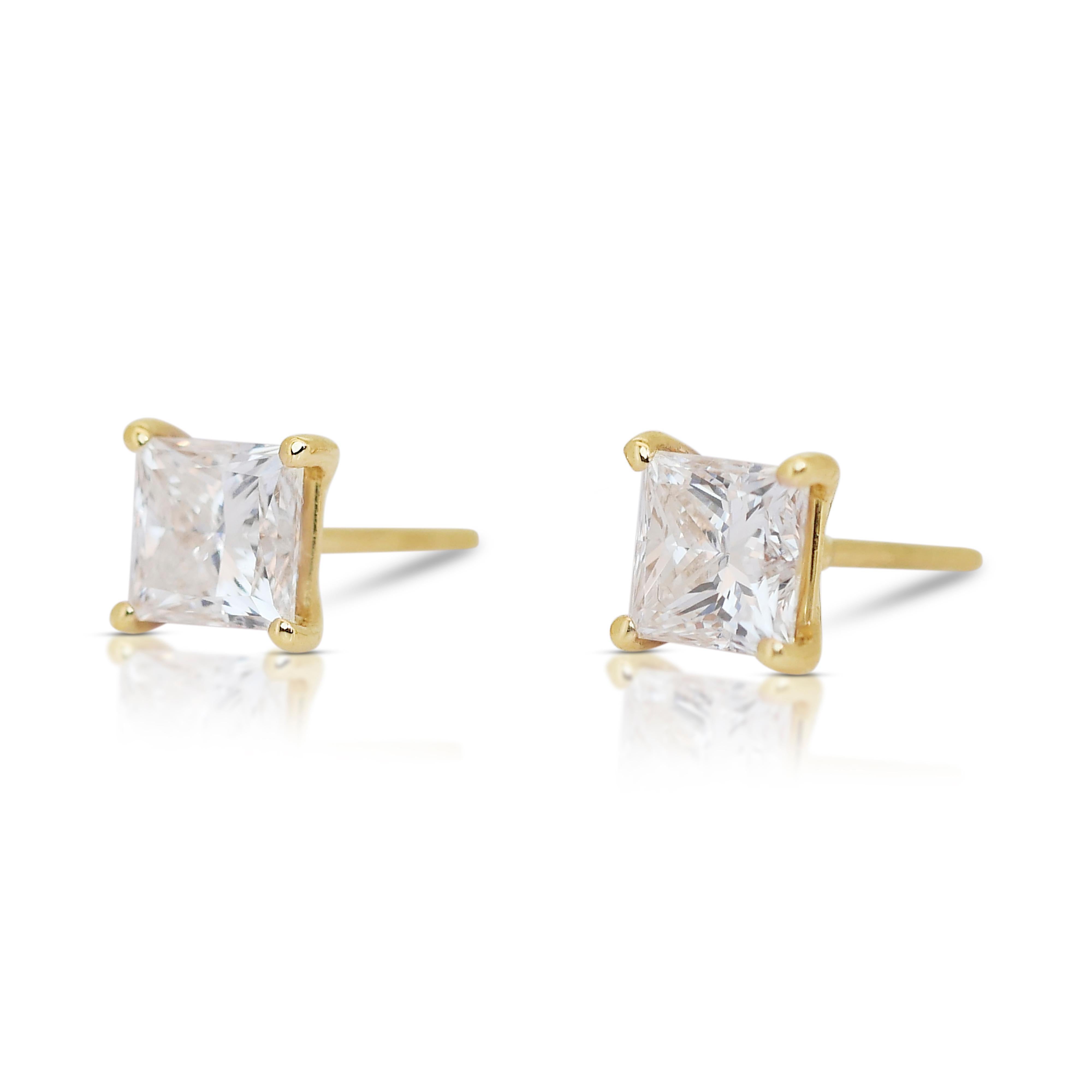 Taille carrée Clous d'oreilles élégants en or jaune 18 carats avec diamants 2,08 carats certifiés GIA en vente