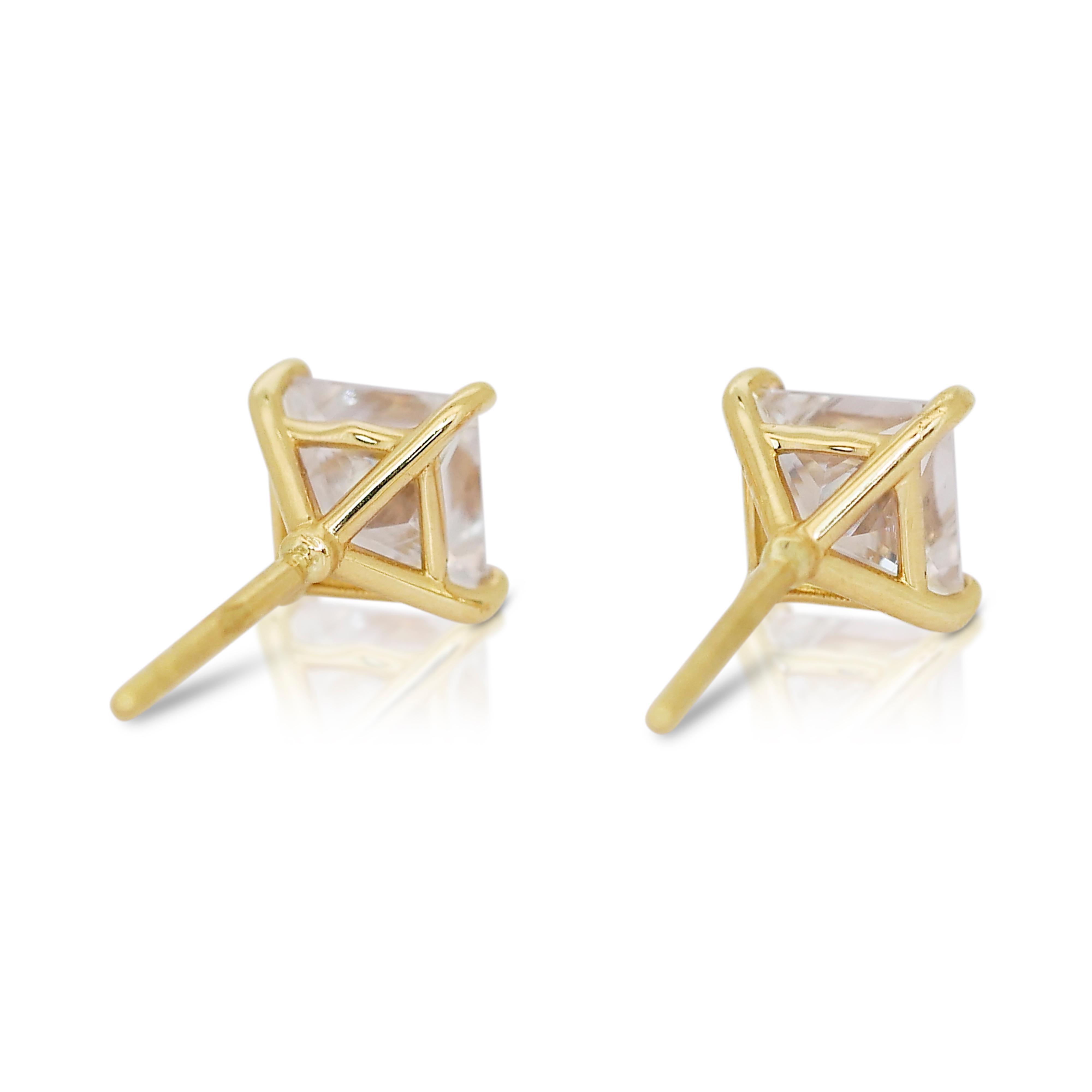 Clous d'oreilles élégants en or jaune 18 carats avec diamants 2,08 carats certifiés GIA en vente 2