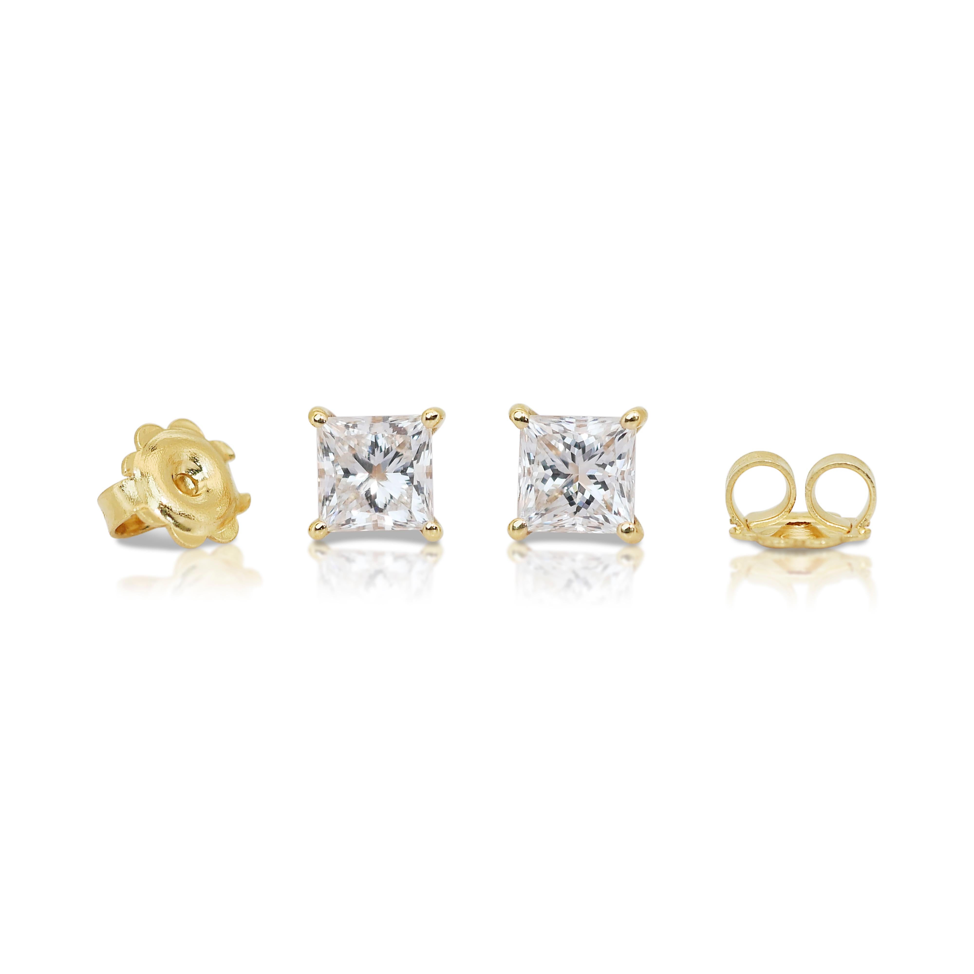 Clous d'oreilles élégants en or jaune 18 carats avec diamants 2,08 carats certifiés GIA en vente 3