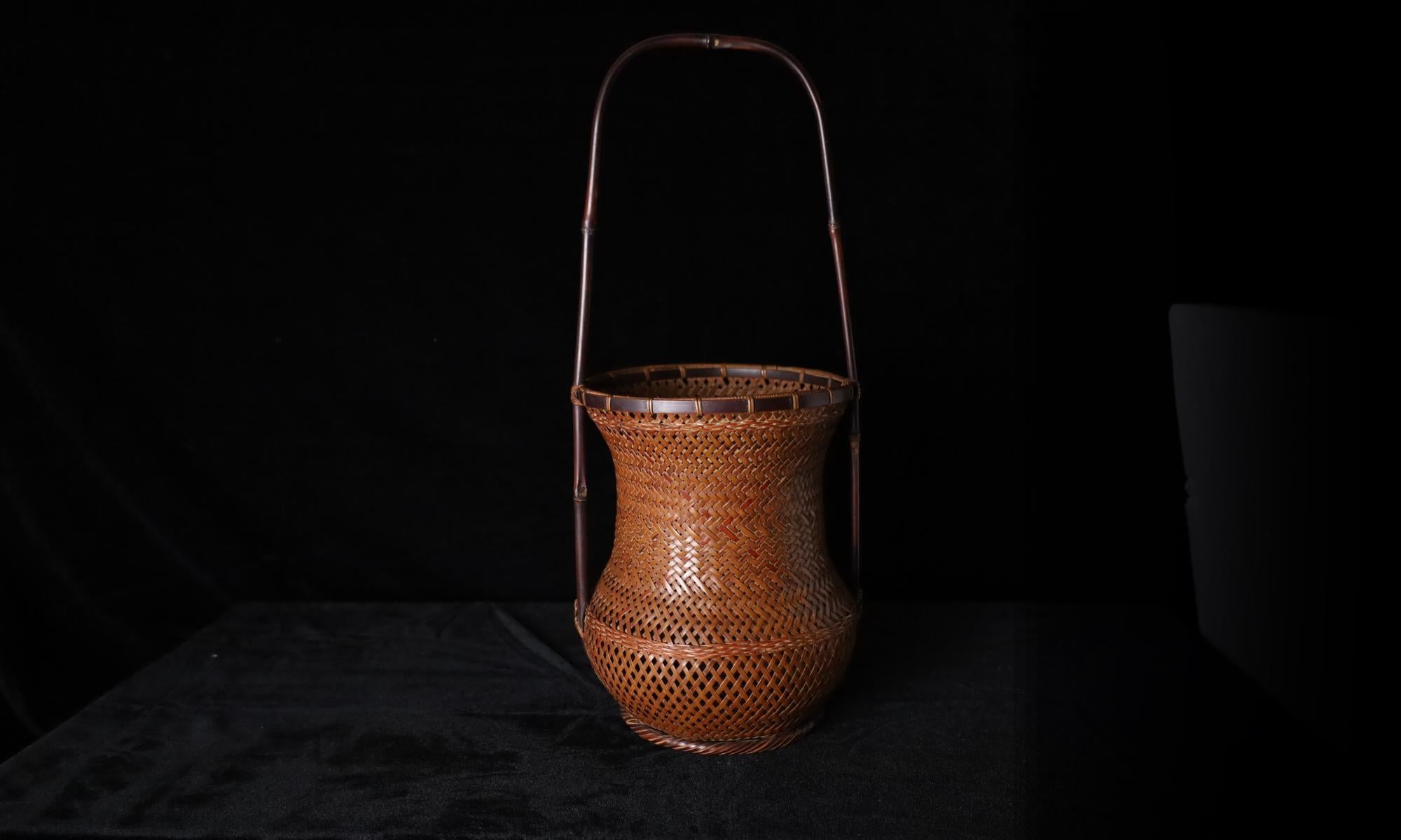 Élégant vase en bambou du 20e siècle pour les fleurs (ikebana) en vente 5