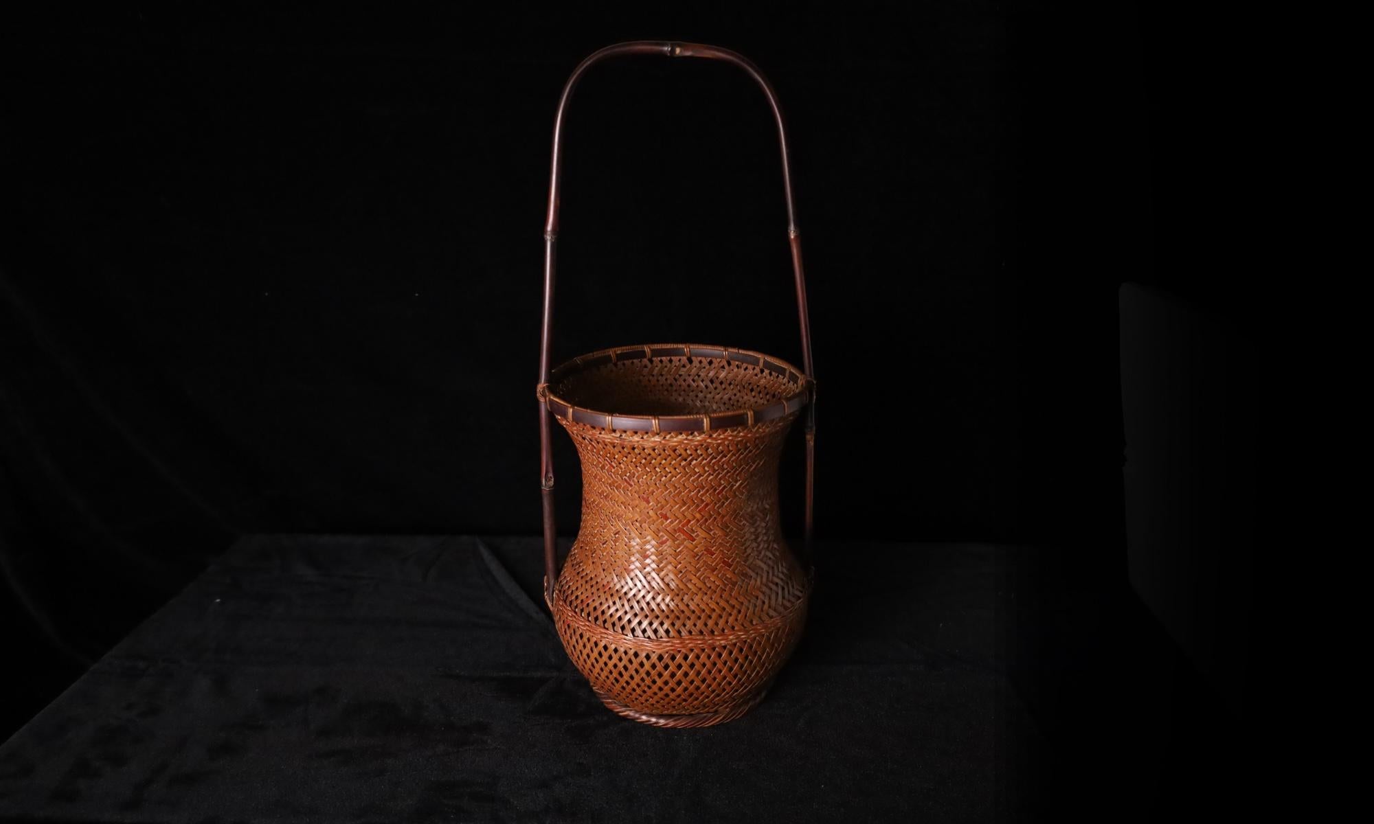 Élégant vase en bambou du 20e siècle pour les fleurs (ikebana) en vente 7