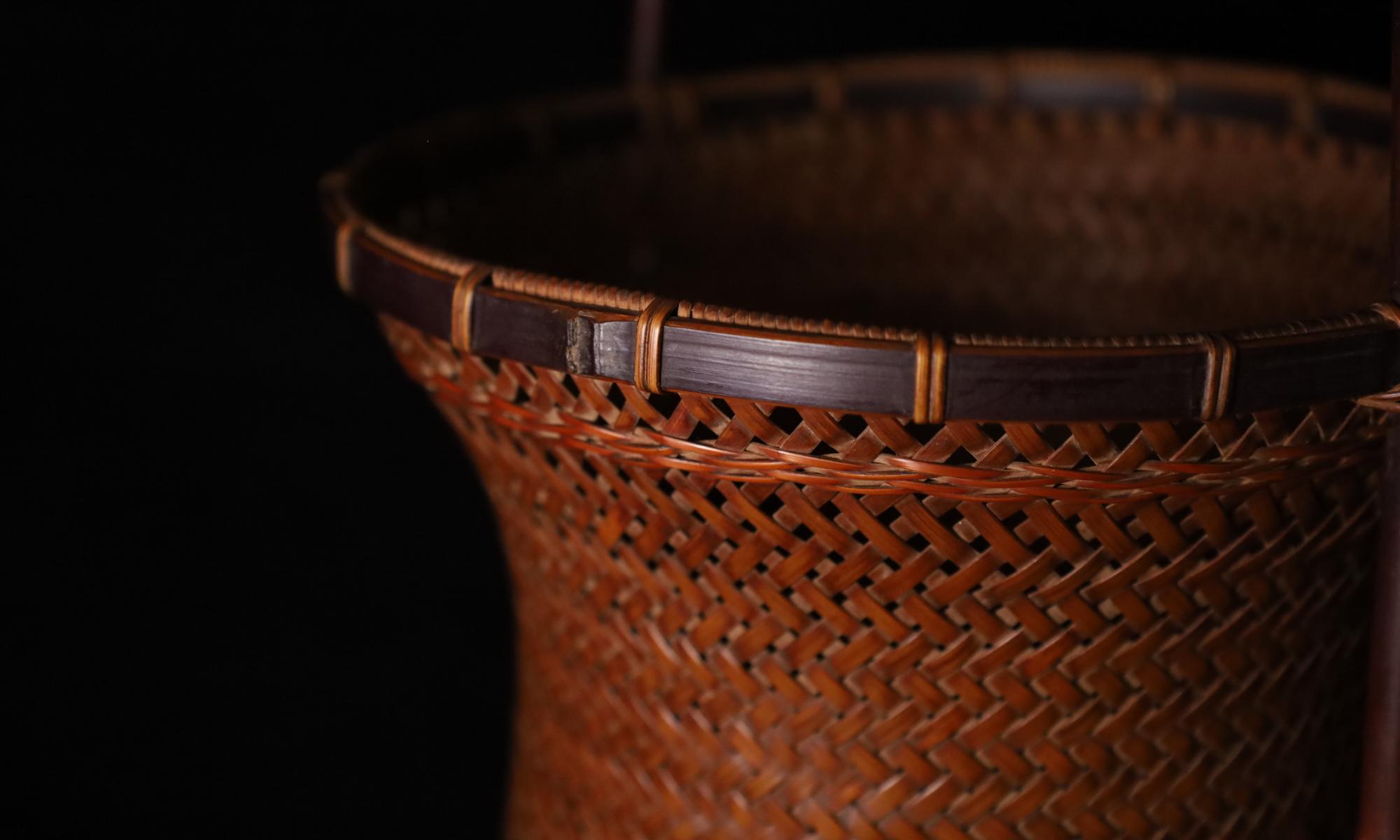 Asiatique Élégant vase en bambou du 20e siècle pour les fleurs (ikebana) en vente