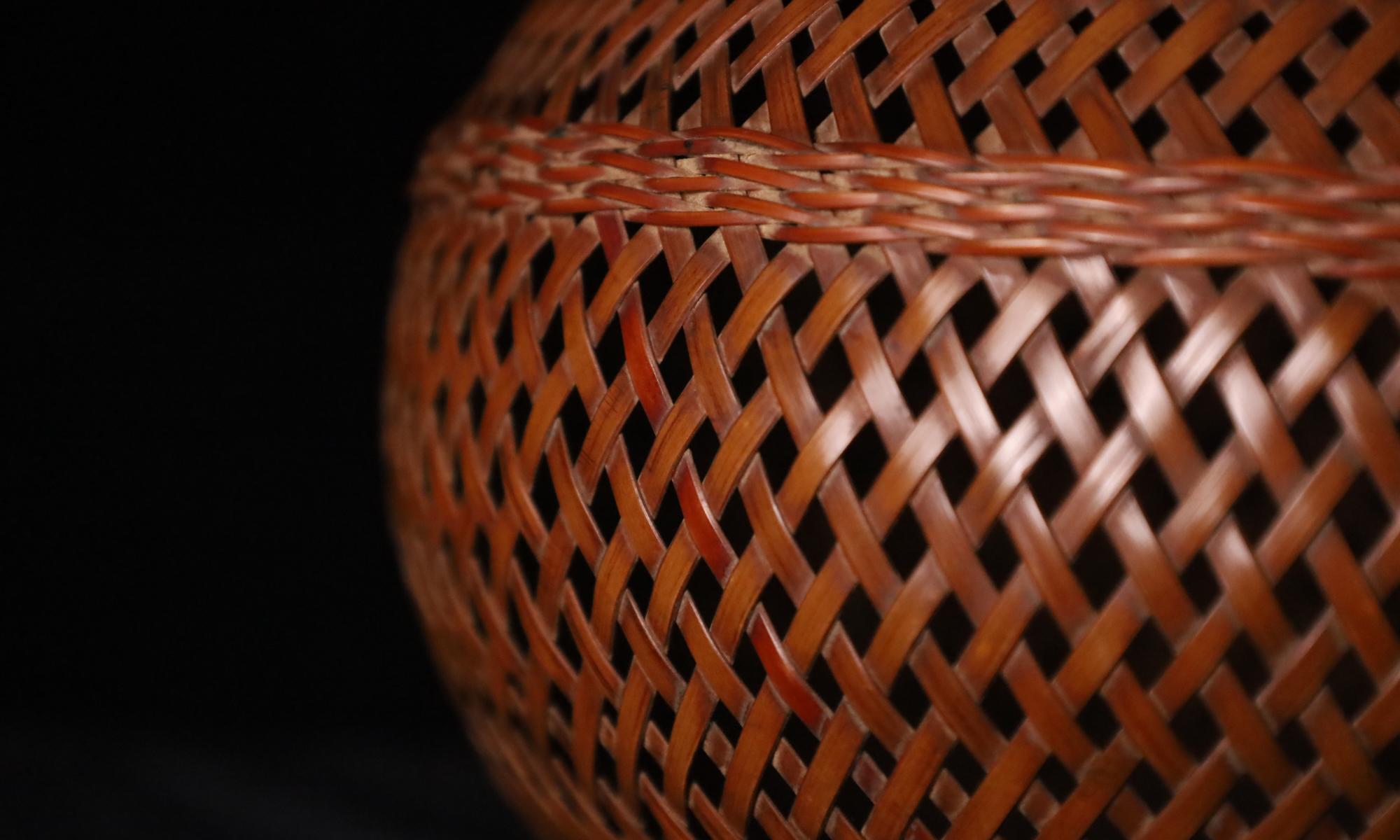 Élégant vase en bambou du 20e siècle pour les fleurs (ikebana) Bon état - En vente à Fukuoka, JP