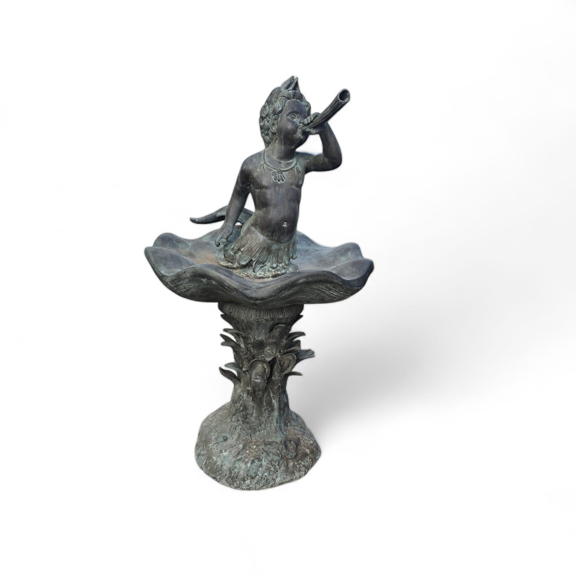 Elegant 20th-Century Bronze Fountain Depicting a Small Triton For Sale 4