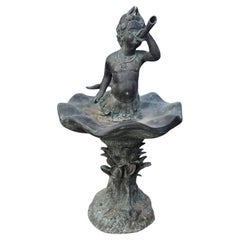 Eleganter Bronzebrunnen des 20. Jahrhunderts mit einer Darstellung eines kleinen Triton