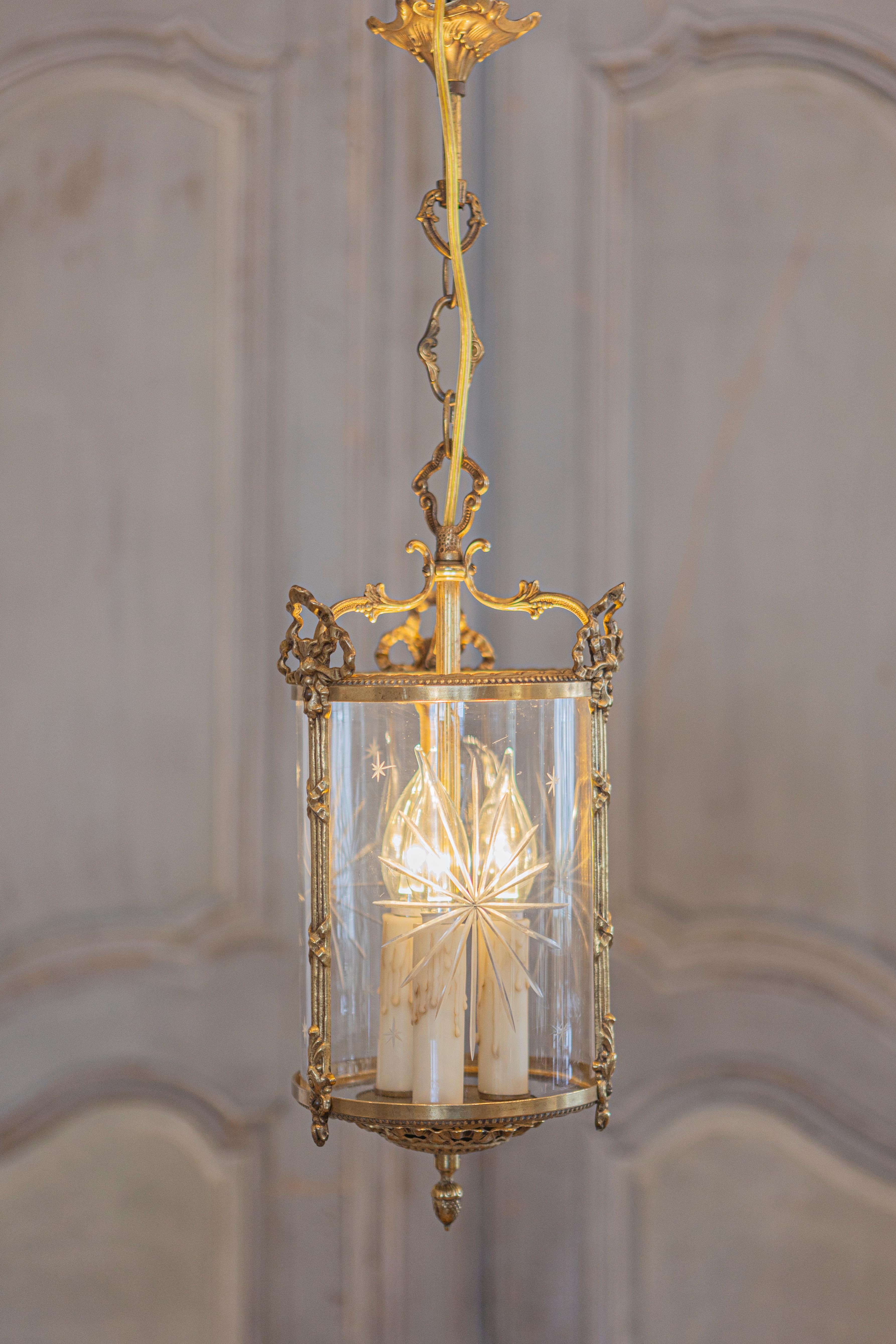Elegant 20th Century French Gilt Brass Lantern with Etched Glass Panels In Good Condition In Atlanta, GA
