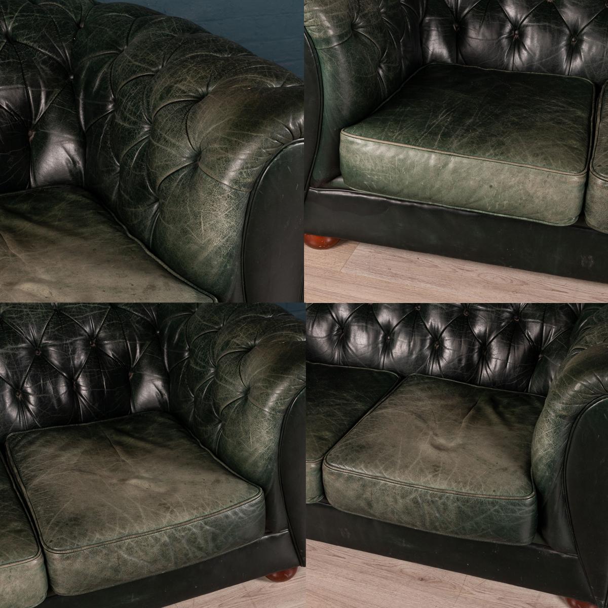 Elegant 20th Century Pair of Green Two-Seat Leather Chesterfield Sofas 7