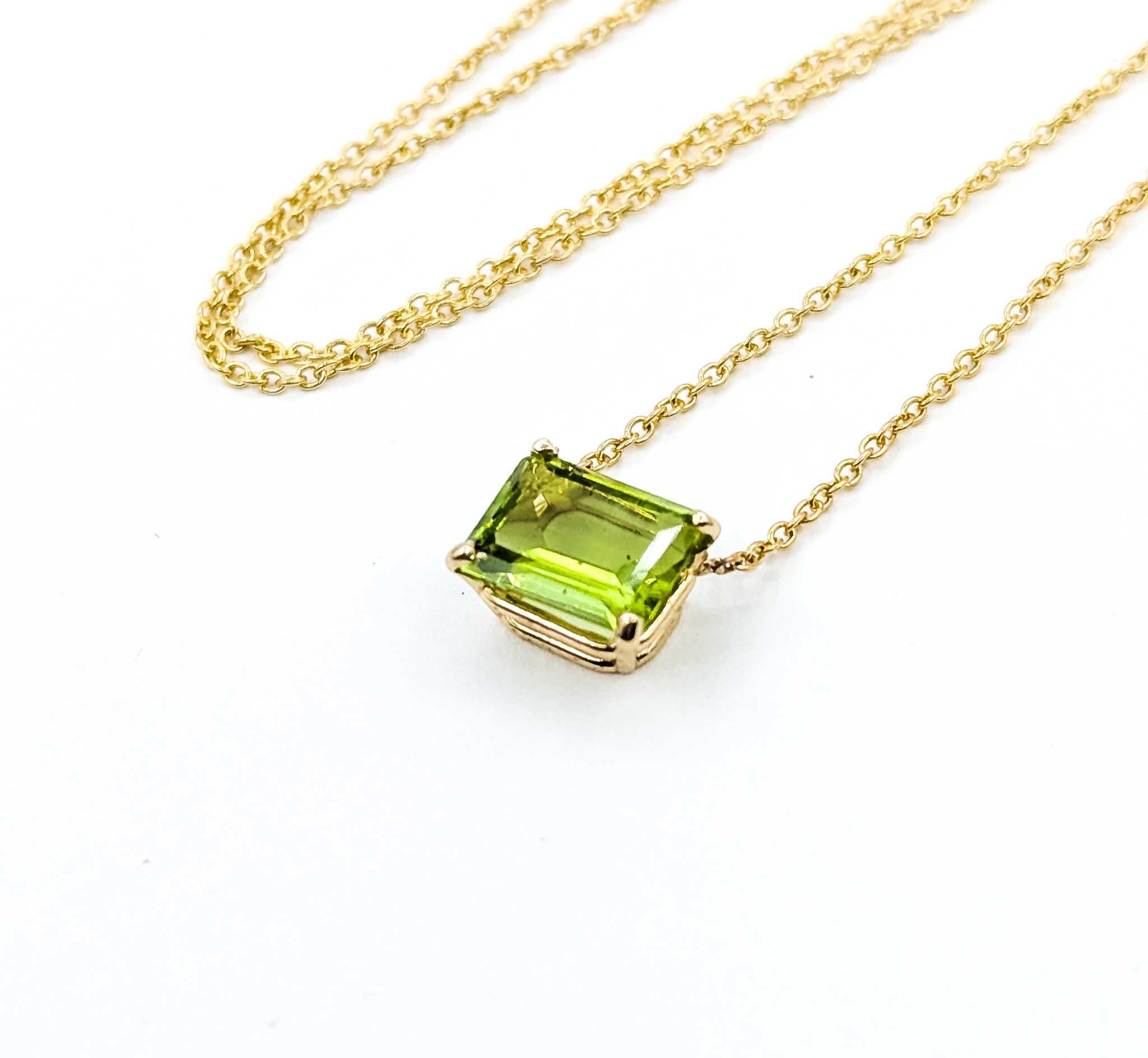 Donna Elegante collana di peridoto da 2,45 carati in oro giallo 14k, catena regolabile da 17-18 pollici in vendita
