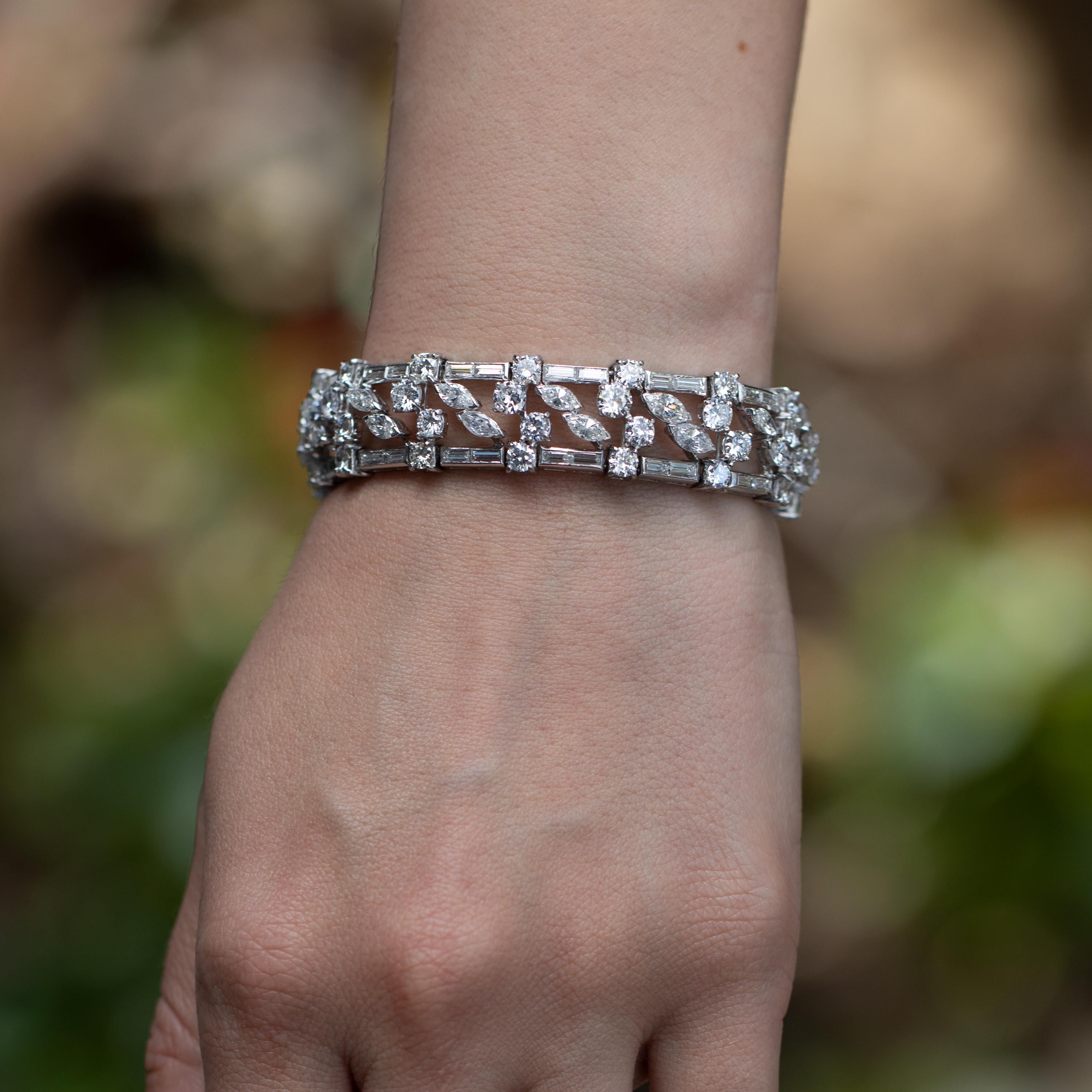 Beautifully Elegant and Empowering Diamond Bracelet. This Bracelet will Surely Tie-Off Any Outfit You May Choose.
Feel like Princess Diana with twenty-four carats of diamonds on your wrist.

Diamonds = 24.7 carats
( Color: F, Clarity: VS )
Metal =