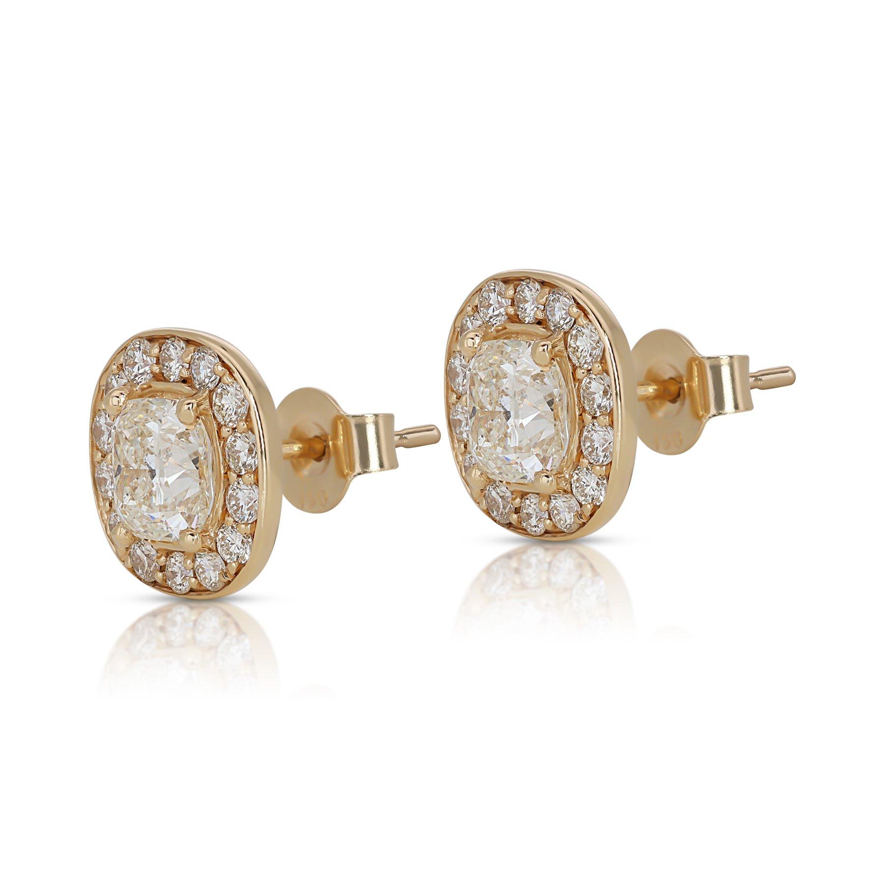 Elegant 2.50ct Diamonds Stud Earrings in 18k Yellow Gold - GIA Certified

These exquisite diamond stud earrings are a celebration of timeless elegance. Crafted in luxurious 18k yellow gold, it features two cushion-cut diamonds totaling 2.00 carats