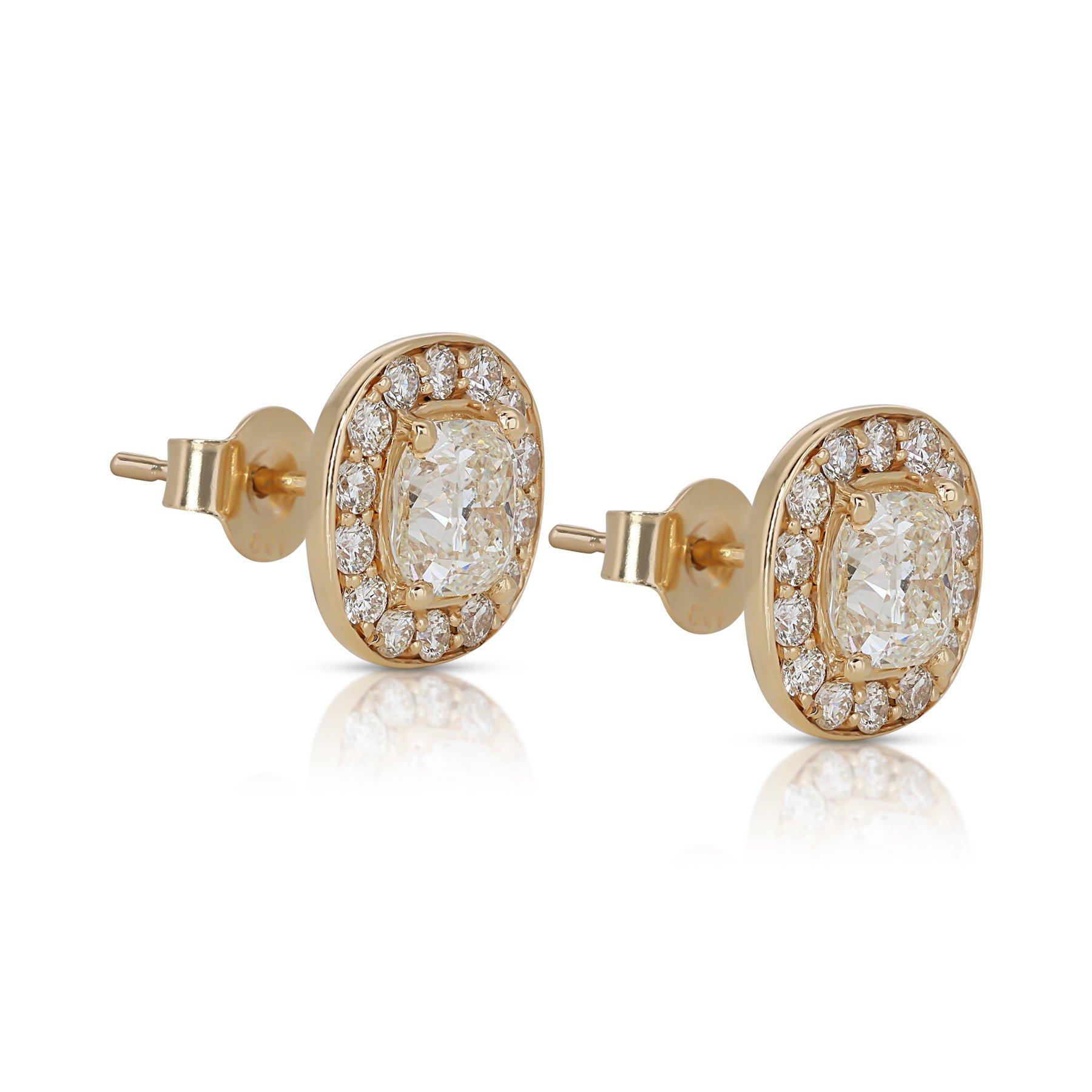Cushion Cut Elegant 2.50ct Diamonds Stud Earrings in 18k Yellow Gold - GIA Certified