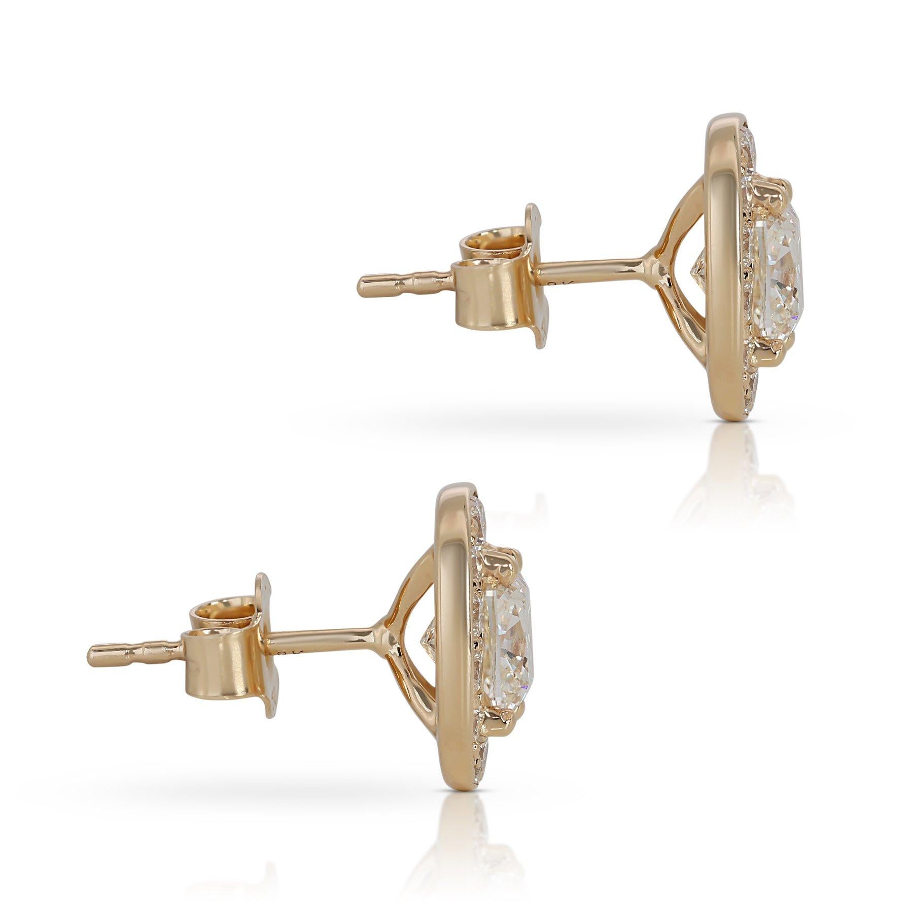 Elegant 2.50ct Diamonds Stud Earrings in 18k Yellow Gold - GIA Certified In New Condition In רמת גן, IL