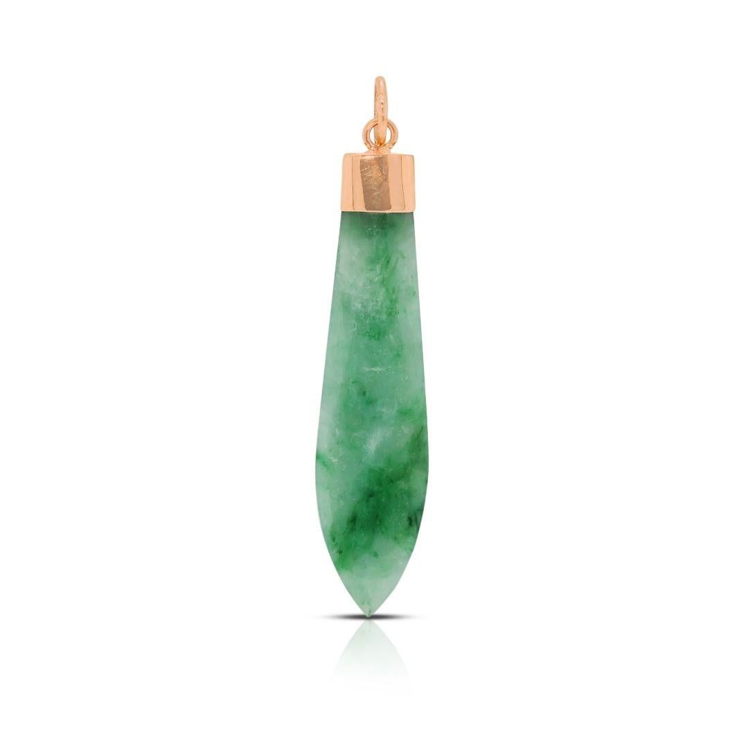Elegant 2grams Jade Pendant in 20K Yellow Gold en vente 1