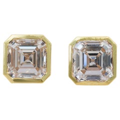 Elegant 3.03ct Diamonds Stud Earrings in 18k Yellow Gold - IGI Certified
