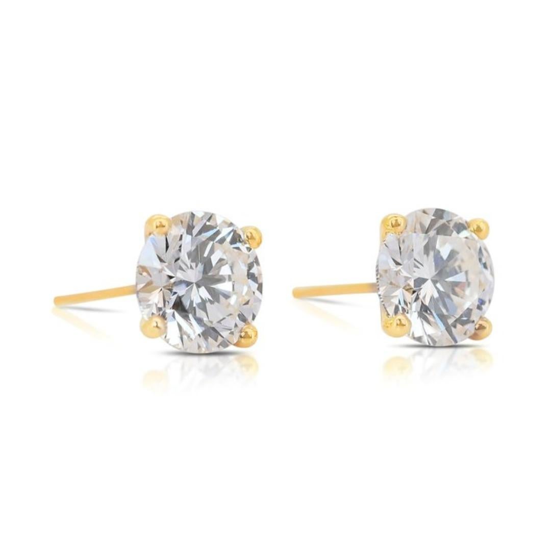 Taille ronde Clous d'oreilles élégants en or jaune 18 carats avec diamants de 3,20 carats certifiés IGI en vente